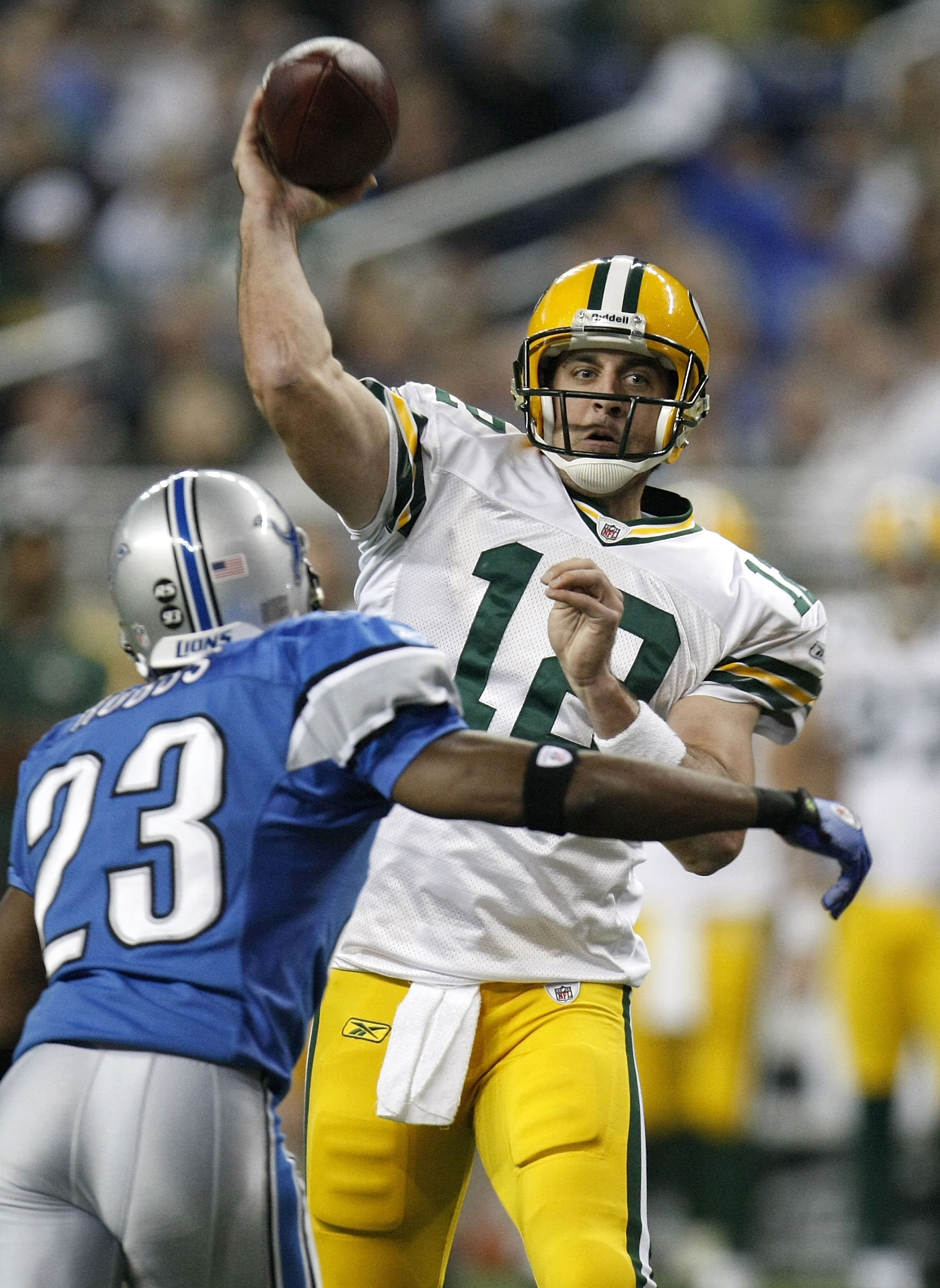 20 December 2009: Green Bay Packers Aaron Rodgers (12) throws a pass during  the NFL football game between the Green Bay Packers and the Pittsburgh  Steelers at Heinz Field in Pittsburgh, Pennsylvania.