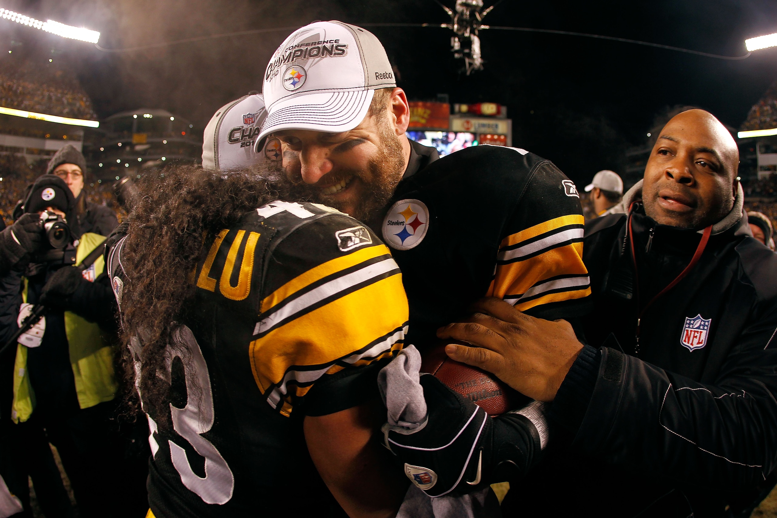 PITTSBURGH, PA - JANUARY 23:  Troy Polamalu #43 and Ben Roethlisberger #7 of the Pittsburgh Steelers celebrate their 24 to 19 win over the New York Jets in the 2011 AFC Championship game at Heinz Field on January 23, 2011 in Pittsburgh, Pennsylvania.  (Ph