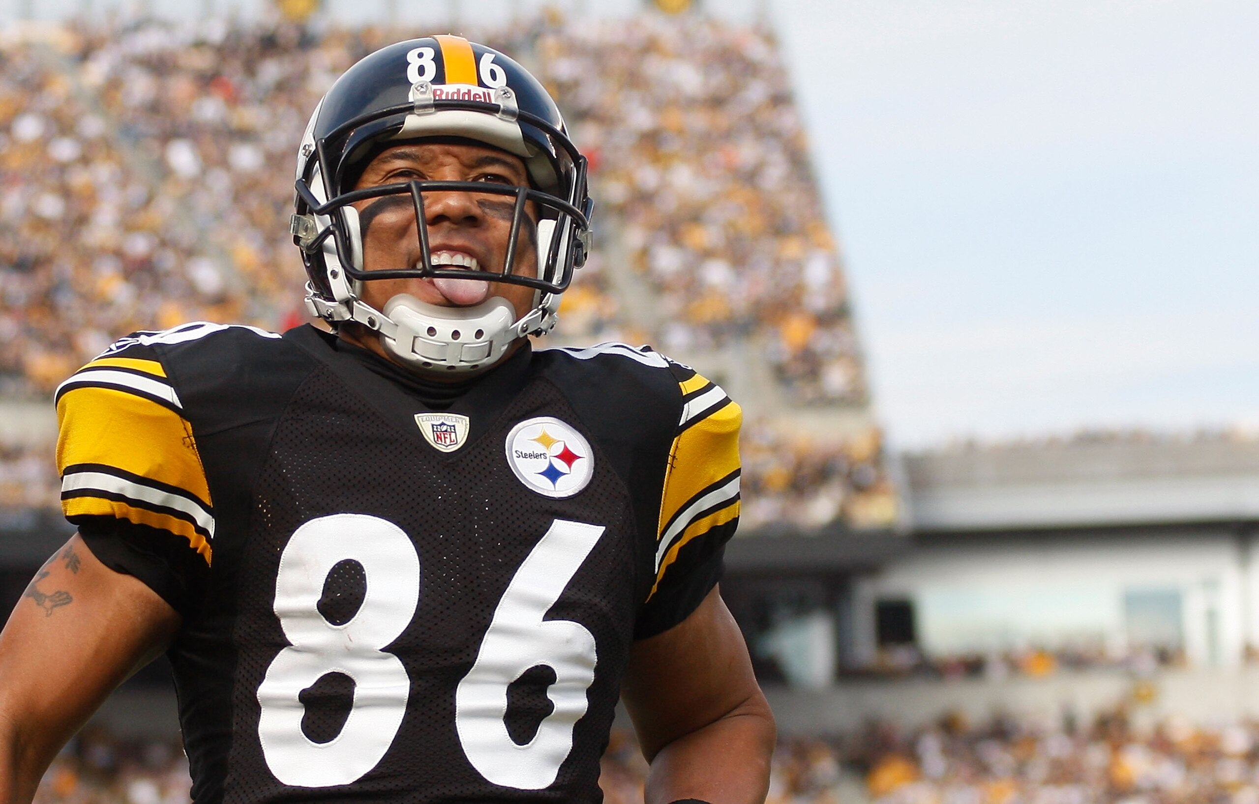 PITTSBURGH, PA - NOVEMBER 21:  Hines Ward #86 of the Pittsburgh Steelers celebrates after catching a pass against the Oakland Raiders during the game on November 21, 2010 at Heinz Field in Pittsburgh, Pennsylvania.  (Photo by Jared Wickerham/Getty Images)