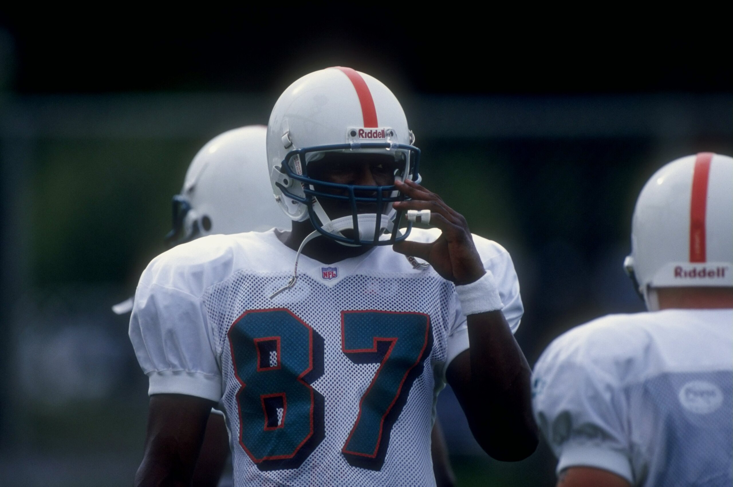 22 Jul 1998:  Wide receiver Yatil Green #87 of the Miami Dolphins looks on during the 1998 Miami Dolphins Training Camp at the Nova University in Davie, Florida. Mandatory Credit: Eliot J. Schechter  /Allsport