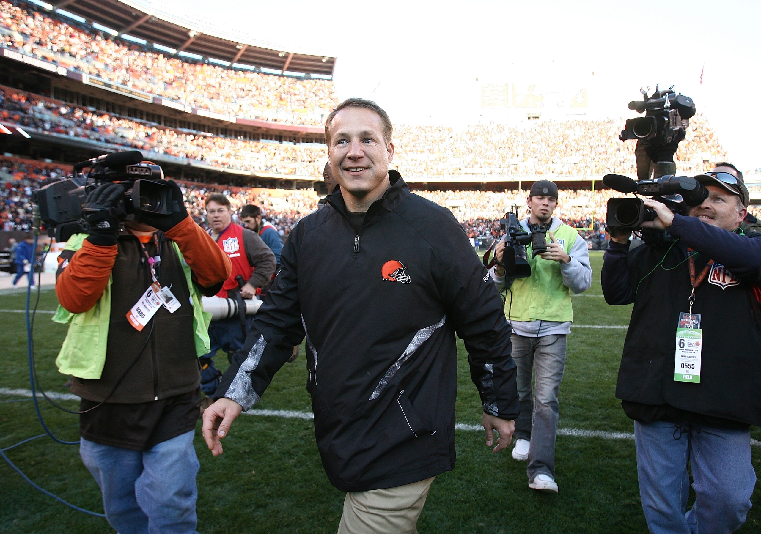CLEVELAND - NOVEMBER 07: Head coach Eric Mangini of the Cleveland Browns leaves the field after their game against the New England Patriots at Cleveland Browns Stadium on November 7, 2010 in Cleveland, Ohio. (Photo by Matt Sullivan/Getty Images) CLEVELAND - NOVEMBER 07: Head coach Eric Mangini of the Cleveland Browns leaves the field after their game against the New England Patriots at Cleveland Browns Stadium on November 7, 2010 in Cleveland, Ohio. (Photo by Matt Sullivan/Getty Images)