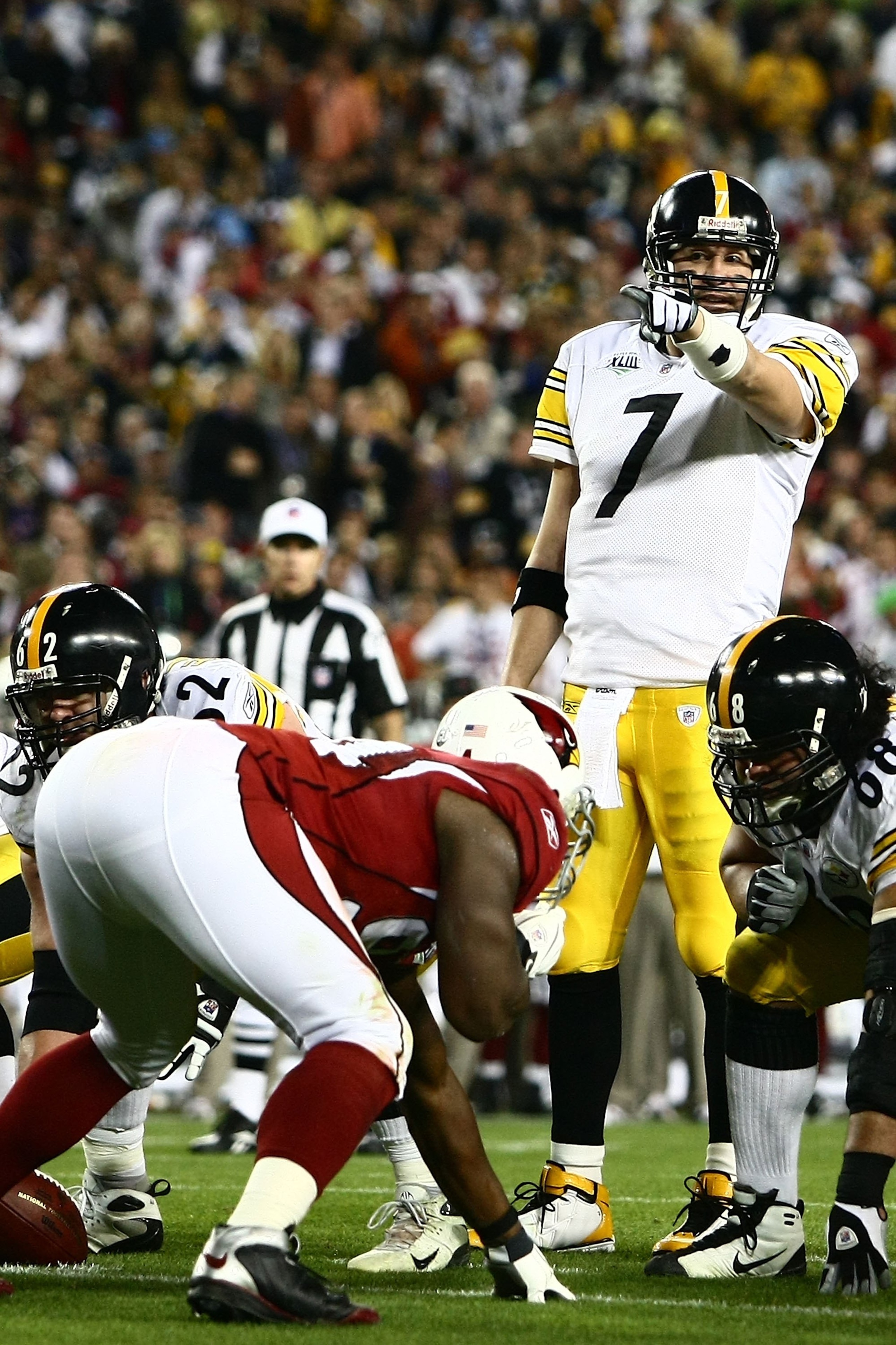 TAMPA, FL - FEBRUARY 01: Quarterback Ben Roethlisberger #7 of the Pittsburgh Steelers points against the Arizona Cardinals during Super Bowl XLIII on February 1, 2009 at Raymond James Stadium in Tampa, Florida. (Photo by Chris McGrath/Getty Images) TAMPA, FL - FEBRUARY 01: Quarterback Ben Roethlisberger #7 of the Pittsburgh Steelers points against the Arizona Cardinals during Super Bowl XLIII on February 1, 2009 at Raymond James Stadium in Tampa, Florida. (Photo by Chris McGrath/Getty Images)