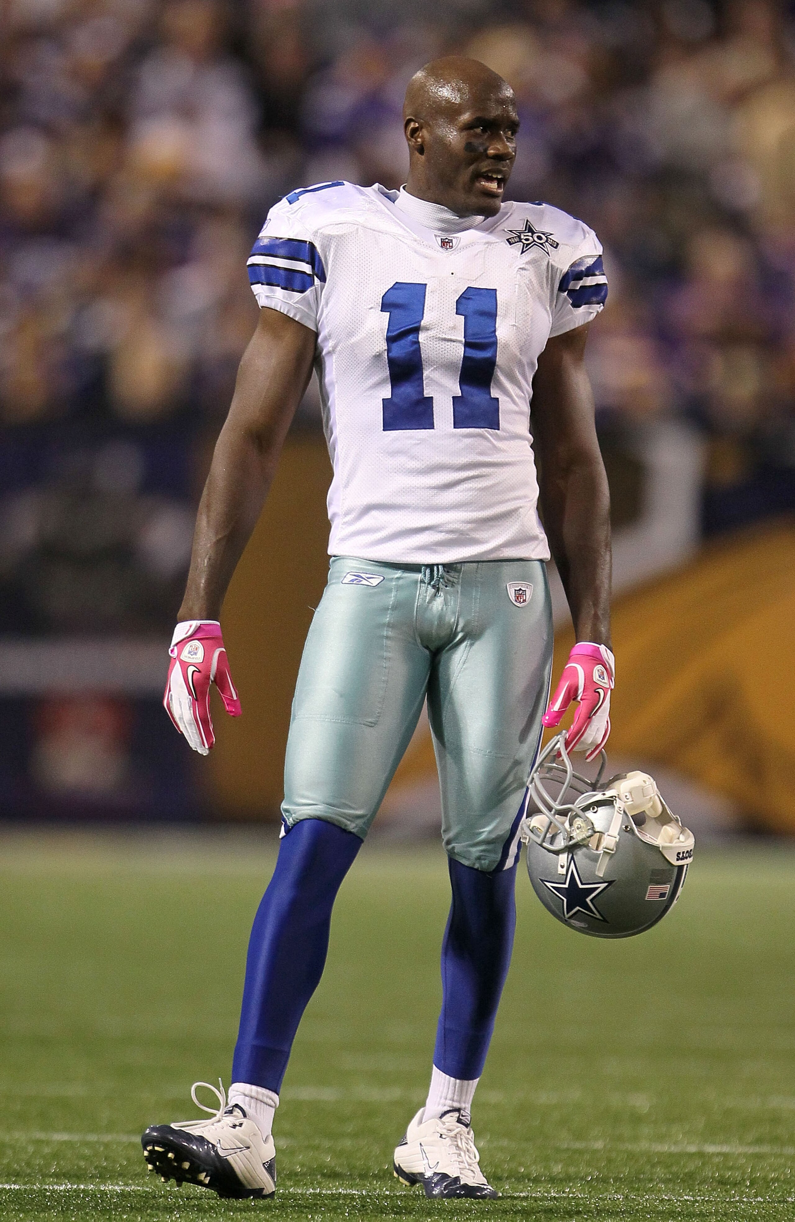 MINNEAPOLIS - OCTOBER 17: Roy Williams #11 of the Dallas Cowboys stands on the field during the game against the Minnesota Vikings at Mall of America Field on October 17, 2010 in Minneapolis, Minnesota. (Photo by Jeff Gross/Getty Images) MINNEAPOLIS - OCTOBER 17: Roy Williams #11 of the Dallas Cowboys stands on the field during the game against the Minnesota Vikings at Mall of America Field on October 17, 2010 in Minneapolis, Minnesota. (Photo by Jeff Gross/Getty Images)