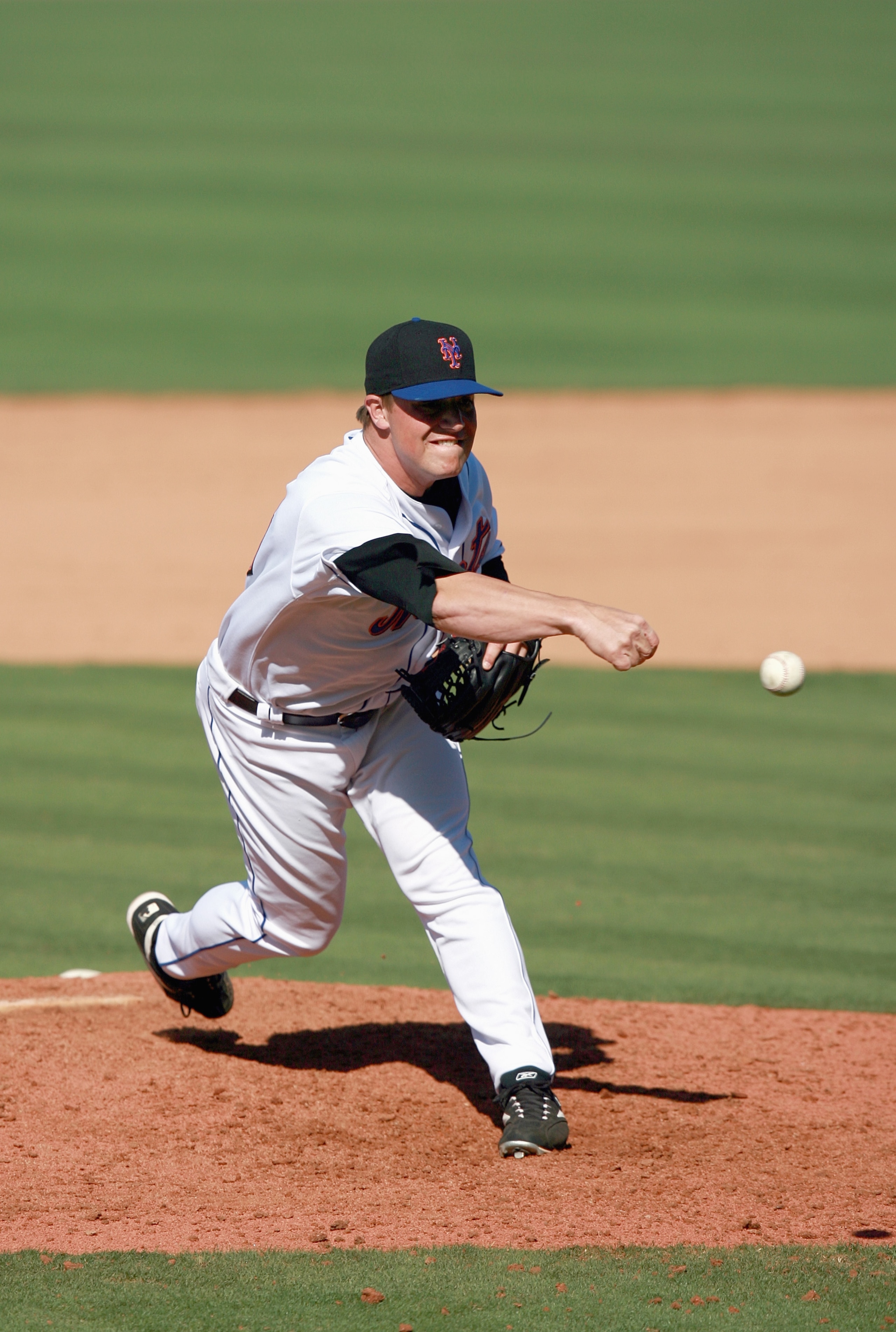 PORT SAINT LUCIE, FL - MARCH 05: Pitcher Joe Smith #70 of the New York Mets pitches in the ninth inning against the Cleveland Indians in a spring training game on March 5, 2007 at Tradition Field in Port Saint Lucie, Florida. (Photo by Doug Benc/Getty Ima