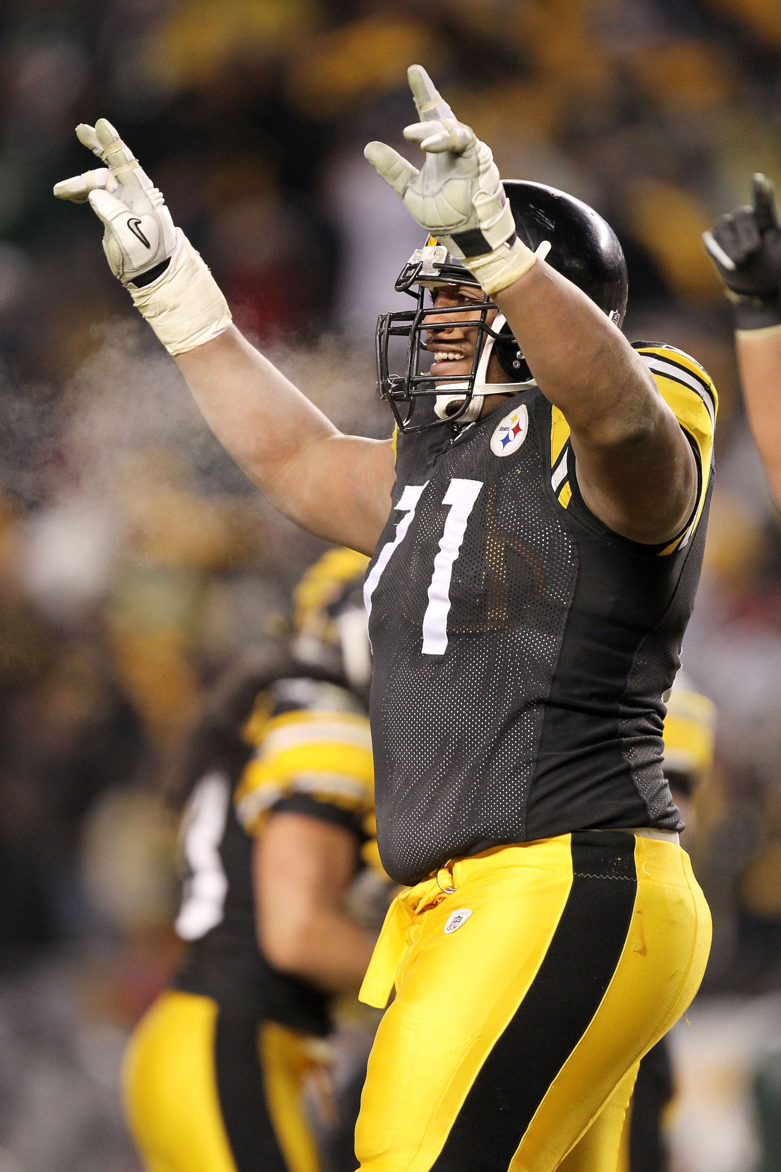 PITTSBURGH, PA - JANUARY 23:  Flozell Adams #71 of the Pittsburgh Steelers celebrates against the New York Jets during the 2011 AFC Championship game at Heinz Field on January 23, 2011 in Pittsburgh, Pennsylvania.  (Photo by Ronald Martinez/Getty Images)