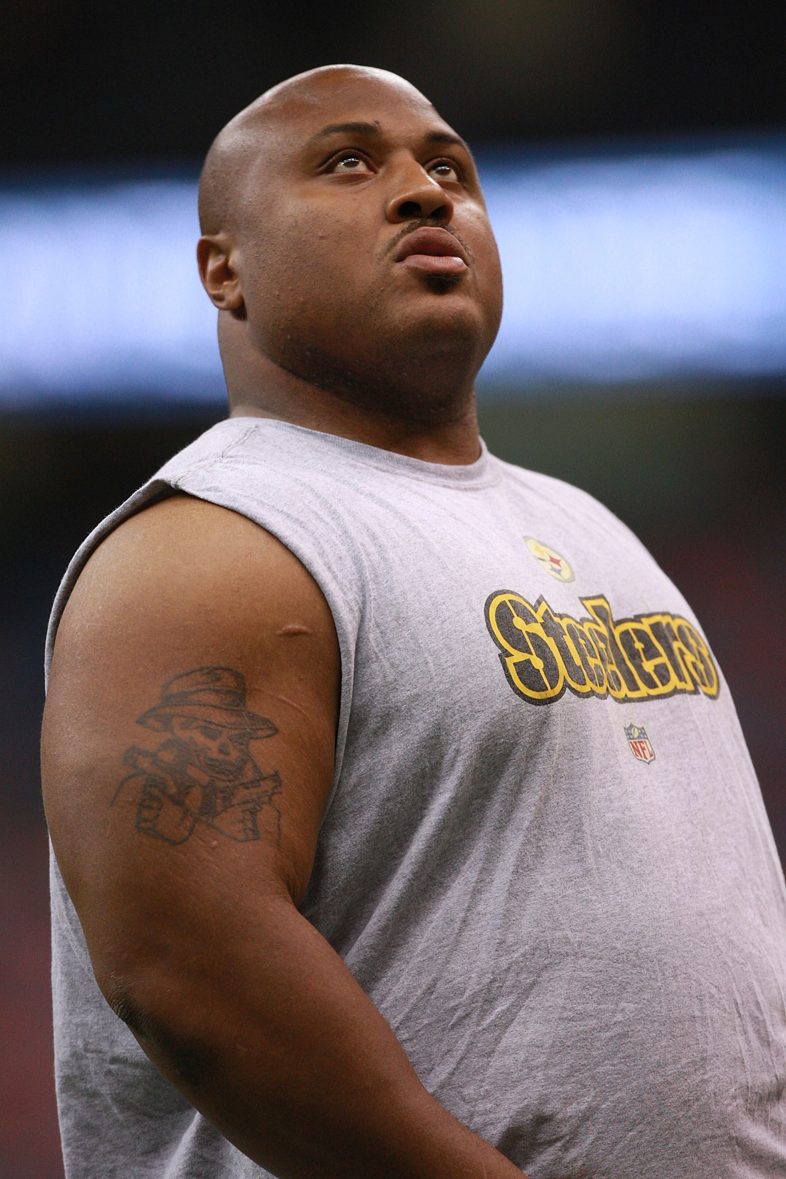NEW ORLEANS - OCTOBER 31:  Casey Hampton #98 of the Pittsburgh Steelers warms up before their game against the New Orleans Saints at Louisiana Superdome on October 31, 2010 in New Orleans, Louisiana.  (Photo by Karl Walter/Getty Images)