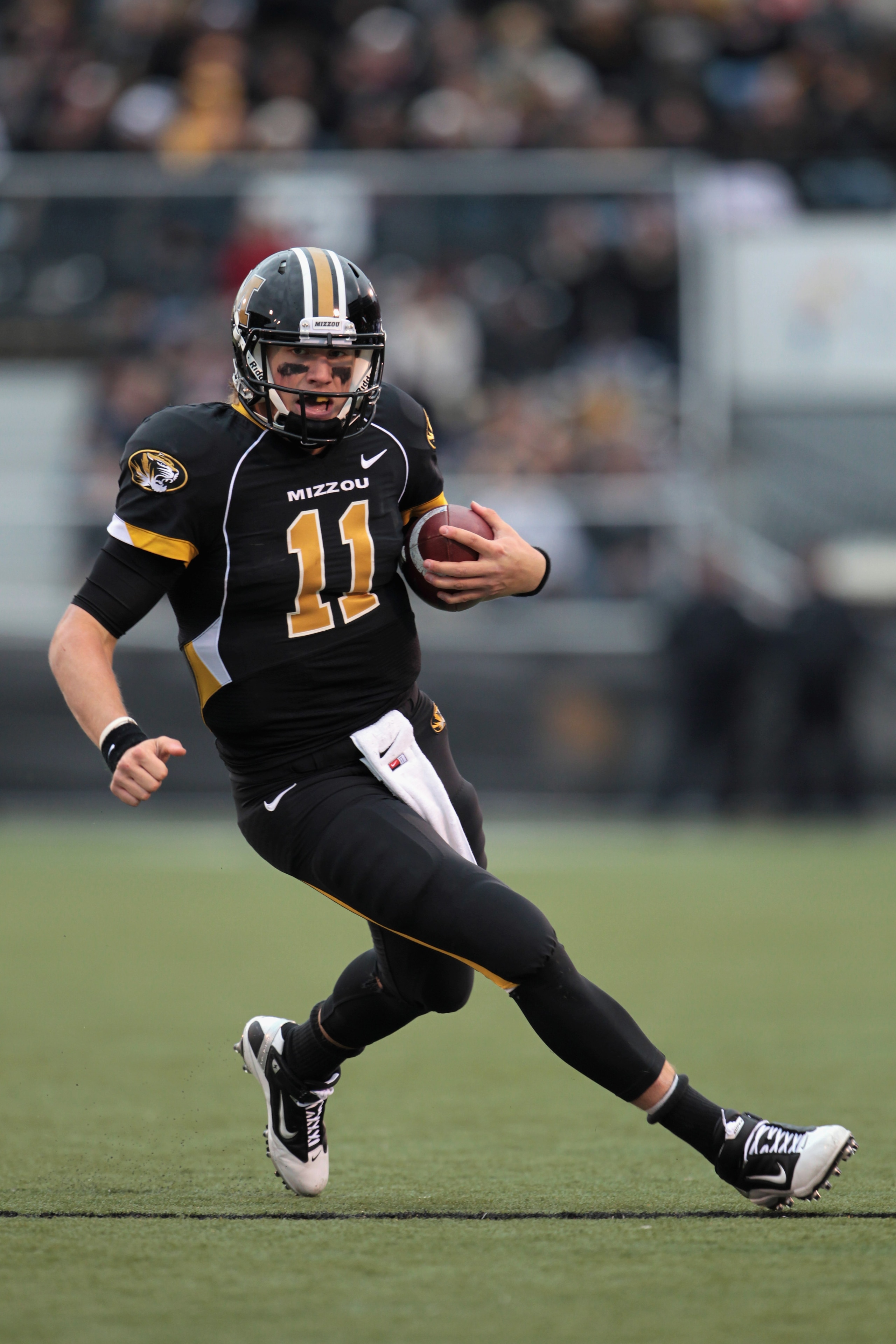 COLUMBIA, MO - NOVEMBER 13: Quarterback Blaine Gabbert #11 of the Missouri Tigers carries the ball during the game against the Kansas State Wildcats on November 13, 2010 at Faurot Field/Memorial Stadium in Columbia, Missouri. (Photo by Jamie Squire/Gett COLUMBIA, MO - NOVEMBER 13: Quarterback Blaine Gabbert #11 of the Missouri Tigers carries the ball during the game against the Kansas State Wildcats on November 13, 2010 at Faurot Field/Memorial Stadium in Columbia, Missouri. (Photo by Jamie Squire/Gett