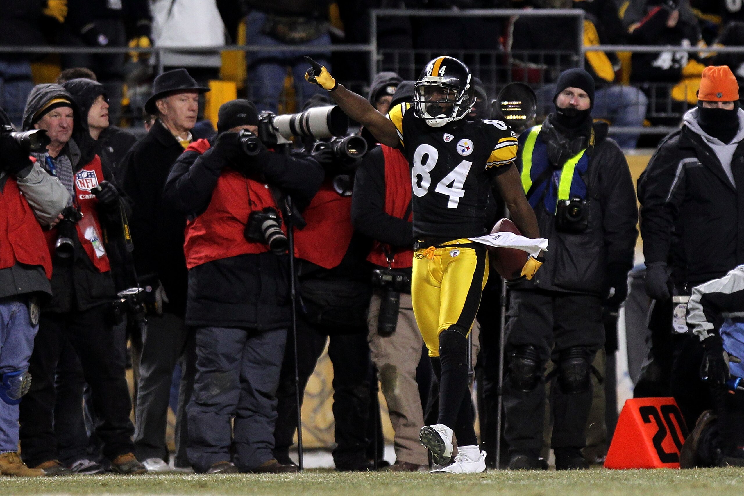 PITTSBURGH, PA - JANUARY 23: Antonio Brown #84 of the Pittsburgh Steelers reacts after he made a first down reception in the final minute of the fourth quarter against the New York Jets during the 2011 AFC Championship game at Heinz Field on January 23, PITTSBURGH, PA - JANUARY 23: Antonio Brown #84 of the Pittsburgh Steelers reacts after he made a first down reception in the final minute of the fourth quarter against the New York Jets during the 2011 AFC Championship game at Heinz Field on January 23,