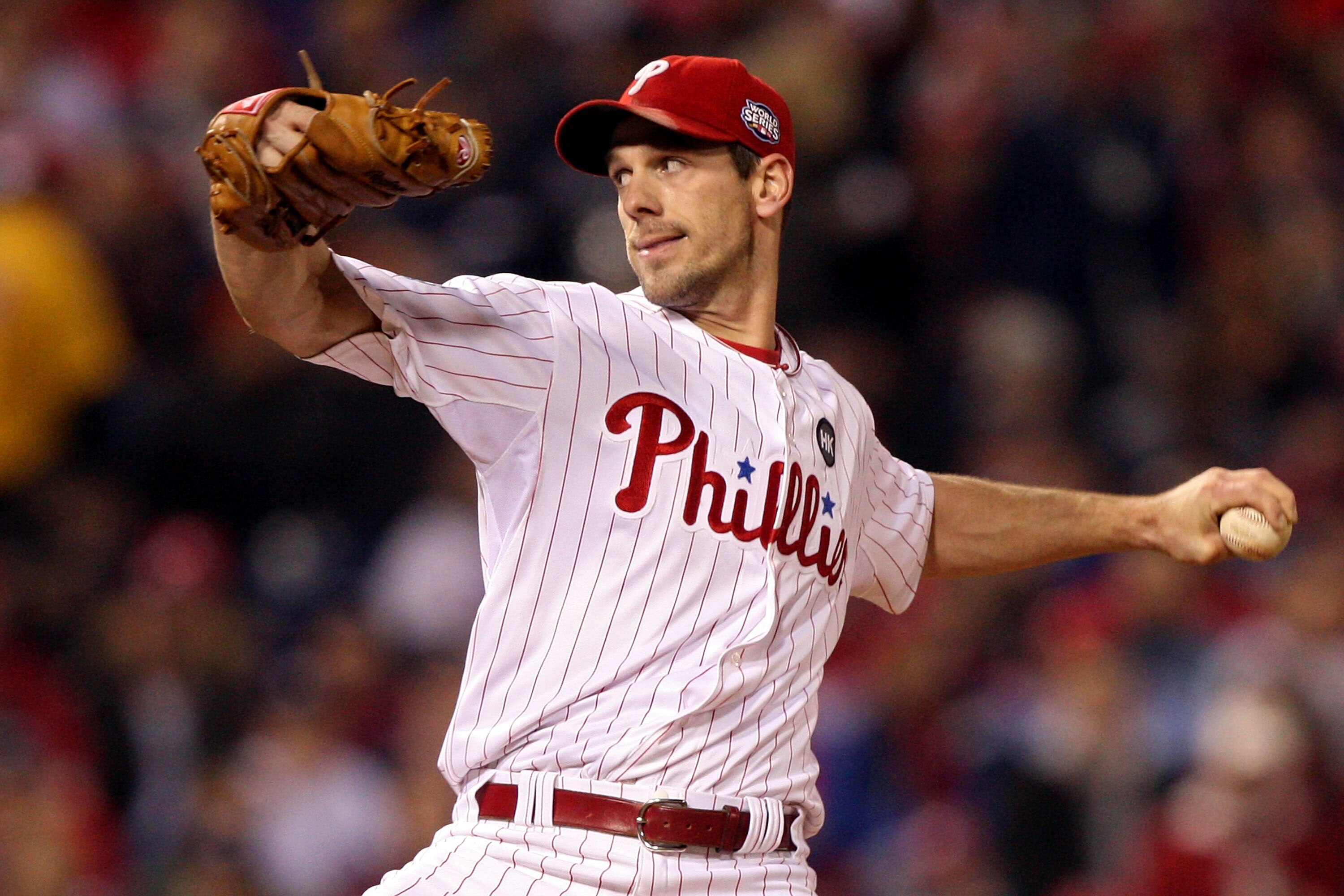 PHILADELPHIA - NOVEMBER 02:  Starting pitcher Cliff Lee #34 of the Philadelphia Phillies throws a pitch against the New York Yankees in Game Five of the 2009 MLB World Series at Citizens Bank Park on November 2, 2009 in Philadelphia, Pennsylvania.  (Photo