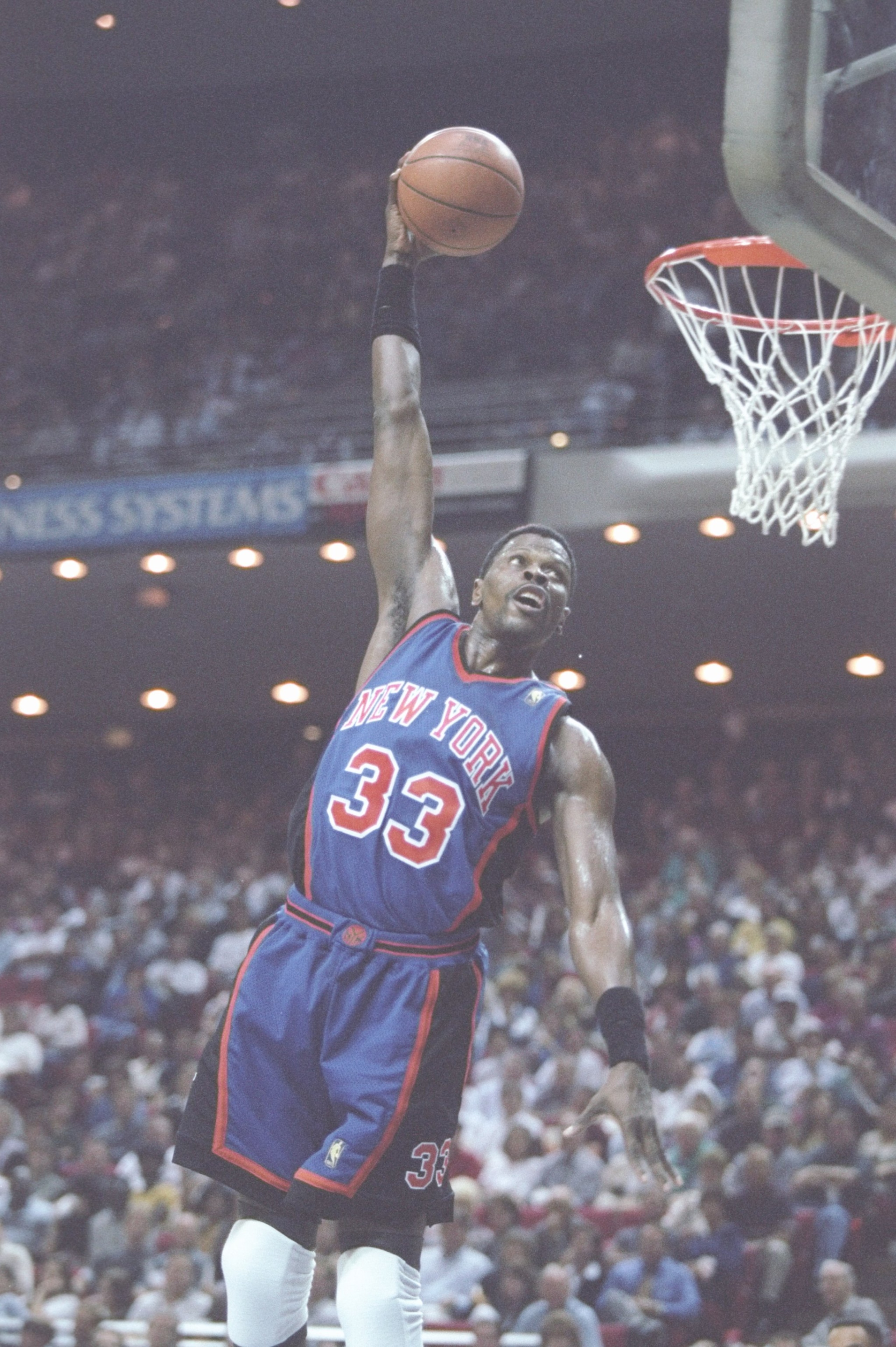 19 Nov 1996:  Center Patrick Ewing of the New York Knicks shoots the ball during a game against the Orlando Magic at the Orlando Arena in Orlando, Florida.  The Knicks won the game 92-88. Mandatory Credit: Andy Lyons  /Allsport