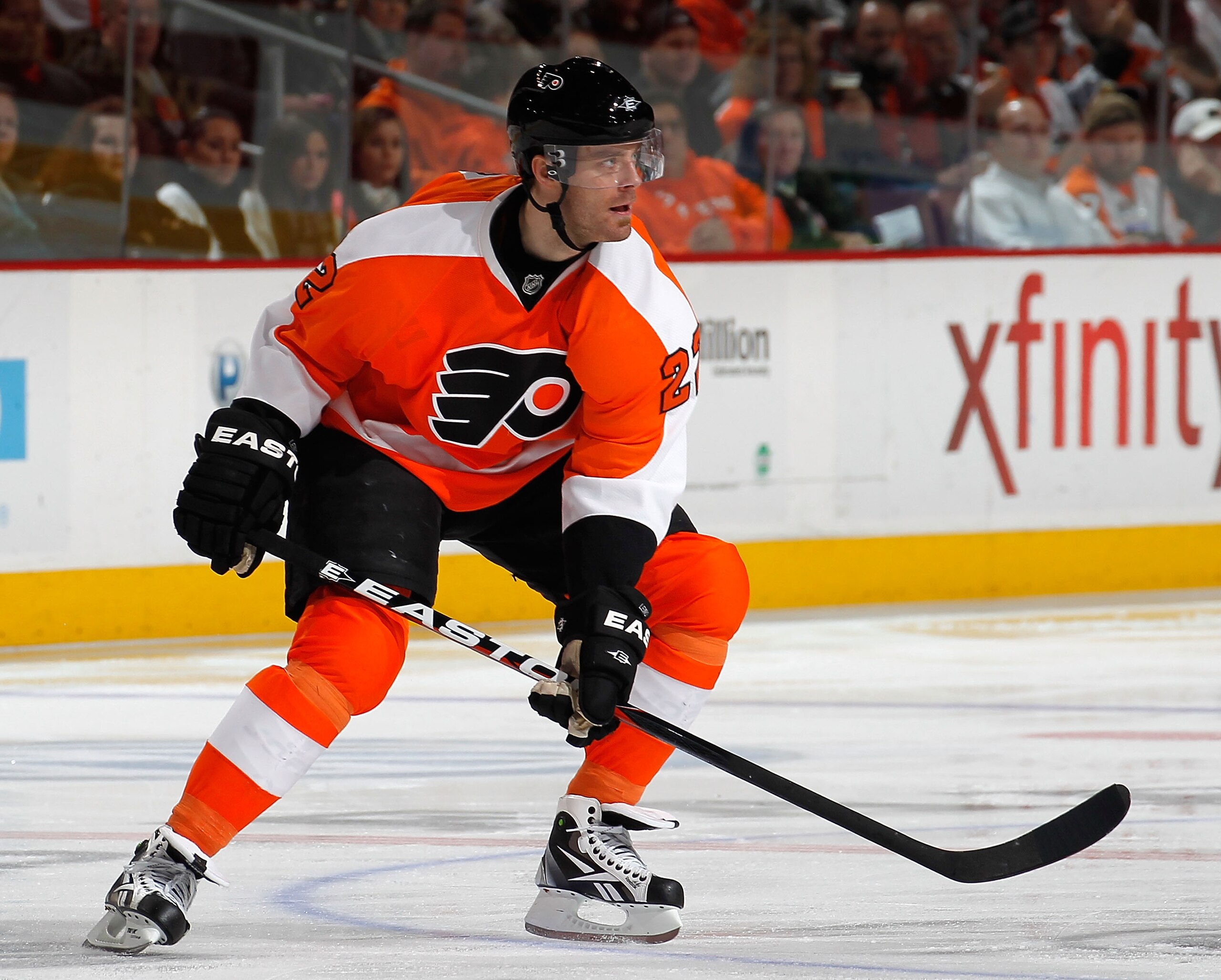 PHILADELPHIA, PA - JANUARY 25:  Ville Leino #22 of the Philadelphia Flyers skates during an NHL hockey game against the Montreal Canadiens at the Wells Fargo Center on January 25, 2011 in Philadelphia, Pennsylvania.  (Photo by Paul Bereswill/Getty Images)