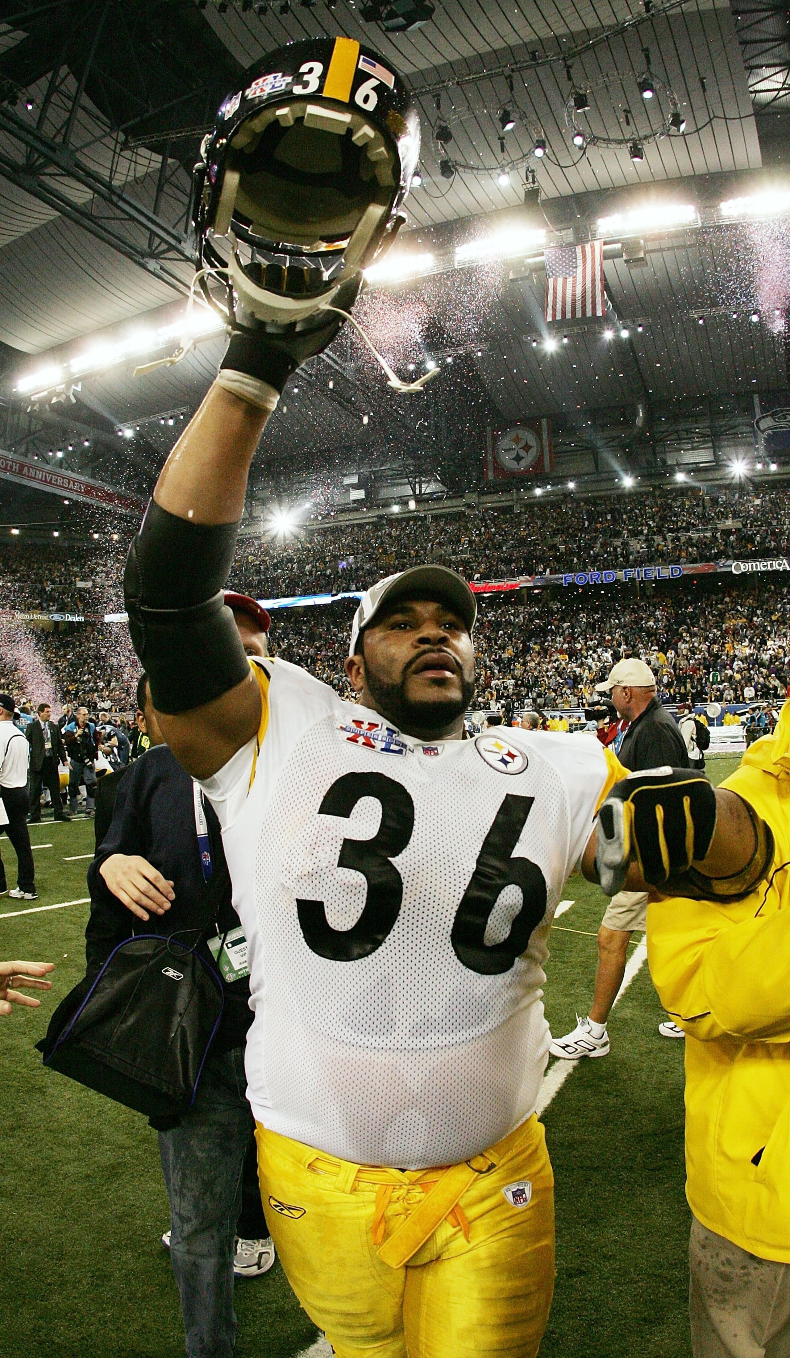 DETROIT - FEBRUARY 05: Running back Jerome Bettis #36 of the Pittsburgh Steelers celebrates on the field after defeating the Seattle Seahawks in Super Bowl XL at Ford Field on February 5, 2006 in Detroit, Michigan. Bettis announced his retirement after t DETROIT - FEBRUARY 05: Running back Jerome Bettis #36 of the Pittsburgh Steelers celebrates on the field after defeating the Seattle Seahawks in Super Bowl XL at Ford Field on February 5, 2006 in Detroit, Michigan. Bettis announced his retirement after t
