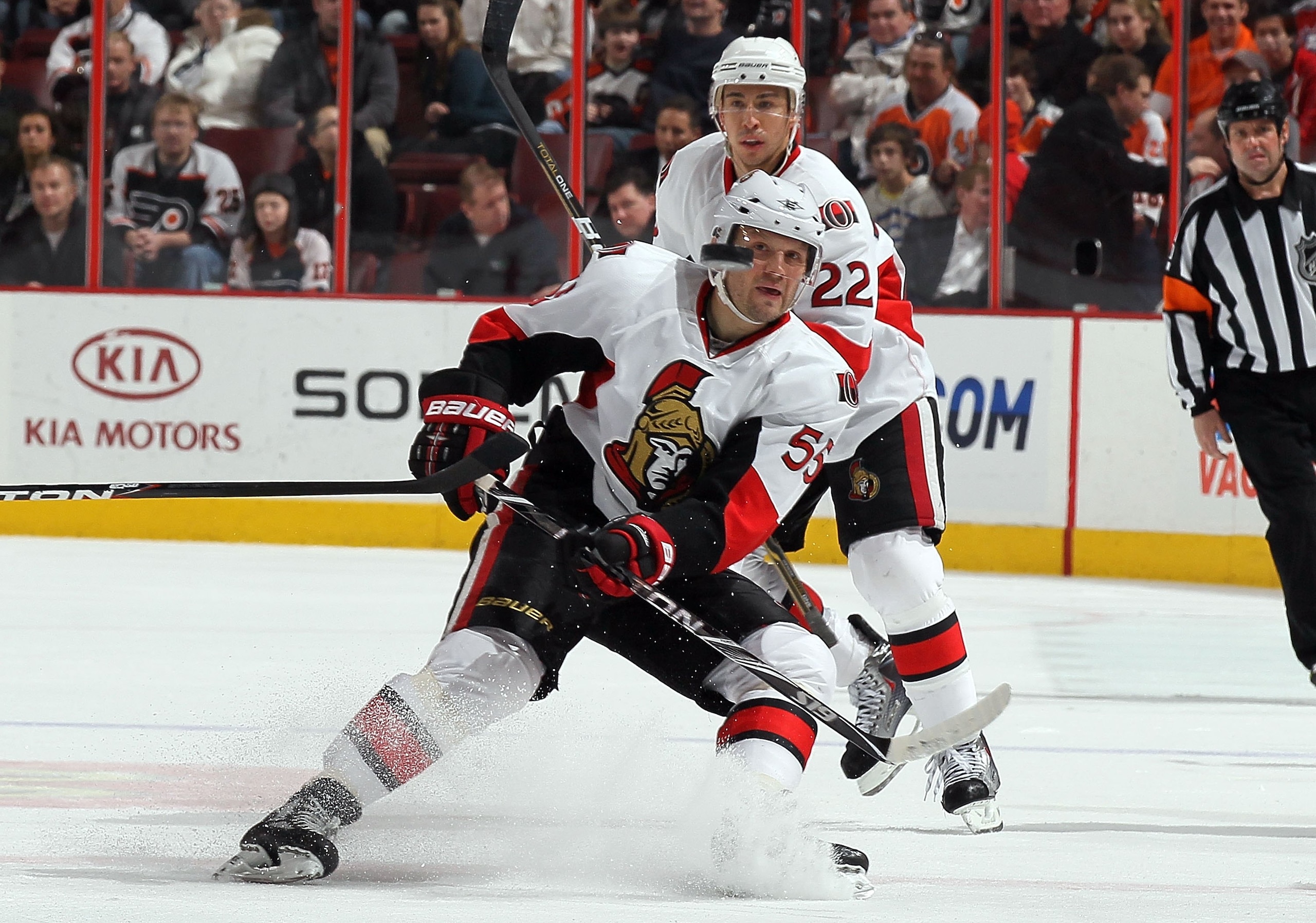 PHILADELPHIA, PA - JANUARY 20: Sergei Gonchar #55 of the Ottawa Senators skates against the Philadelphia Flyers on January 20, 2011 at Wells Fargo Center in Philadelphia, Pennsylvania. (Photo by Jim McIsaac/Getty Images) PHILADELPHIA, PA - JANUARY 20: Sergei Gonchar #55 of the Ottawa Senators skates against the Philadelphia Flyers on January 20, 2011 at Wells Fargo Center in Philadelphia, Pennsylvania. (Photo by Jim McIsaac/Getty Images)