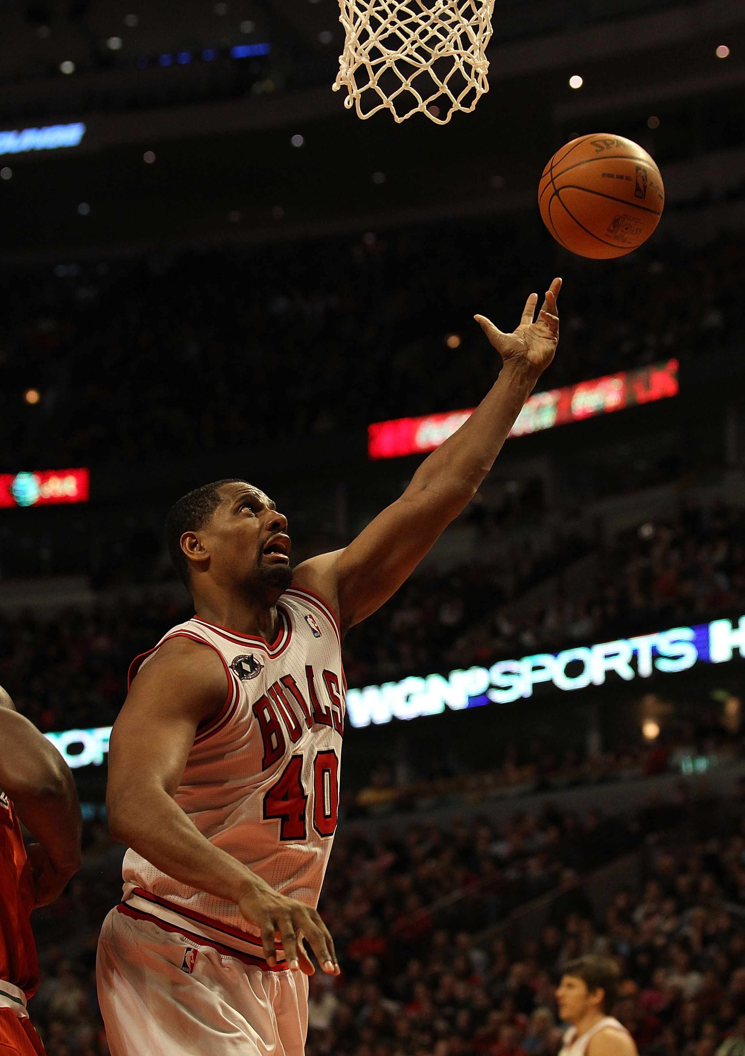 CHICAGO, IL - DECEMBER 28: Kurt Thomas #40 of the Chicago Bulls puts up a shot against the Milwaukee Bucks at the United Center on December 28, 2010 in Chicago, Illinois. The Bulls defeated the Bucks 90-77. NOTE TO USER: User expressly acknowledges and ag