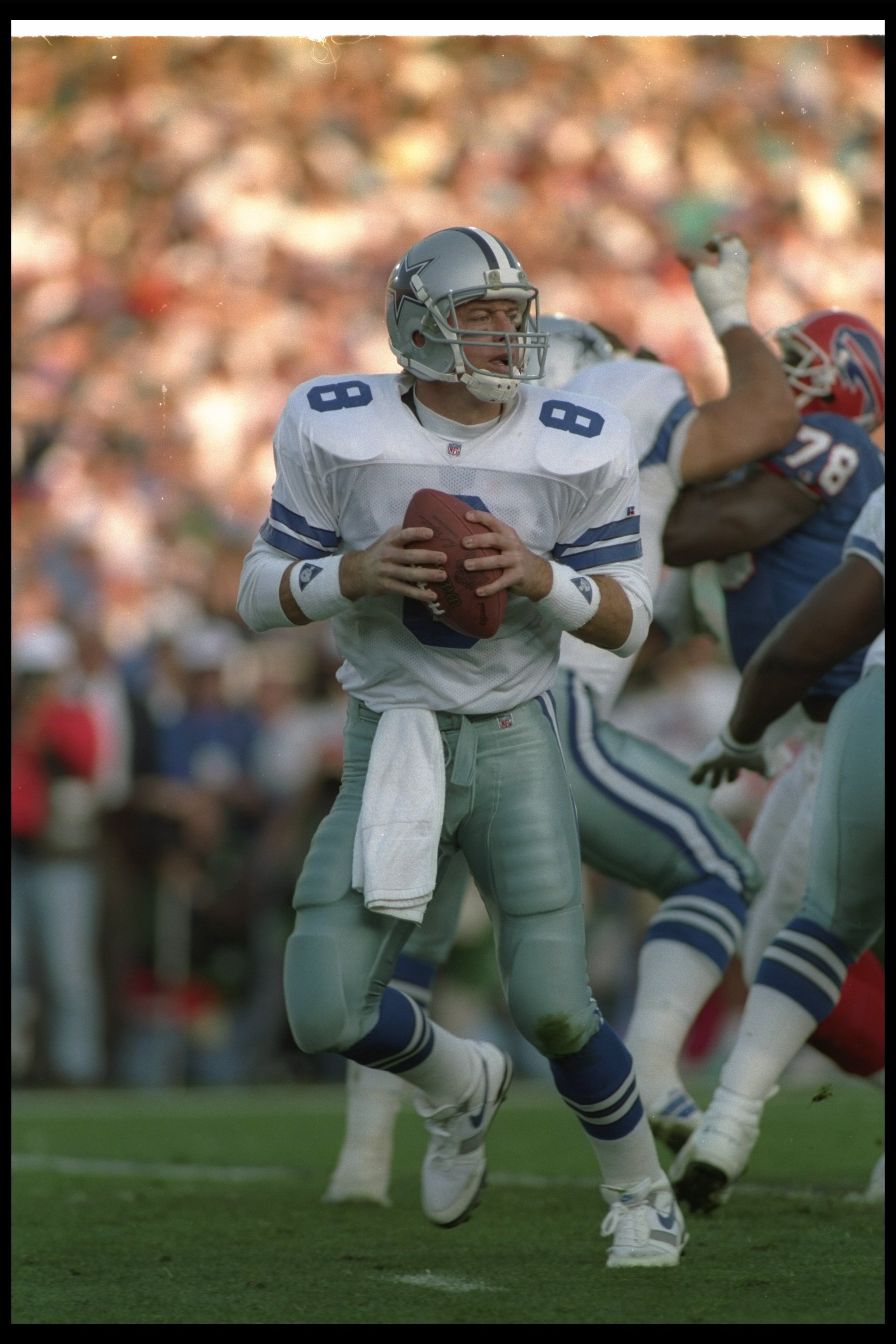 31 Jan 1993: Quarterback Troy Aikman of the Dallas Cowboys looks to pass against the Buffalo Bills during Super Bowl XXVII at the Rose Bowl in Pasadena, California. The Cowboys won the game, 52-17. 31 Jan 1993: Quarterback Troy Aikman of the Dallas Cowboys looks to pass against the Buffalo Bills during Super Bowl XXVII at the Rose Bowl in Pasadena, California. The Cowboys won the game, 52-17.