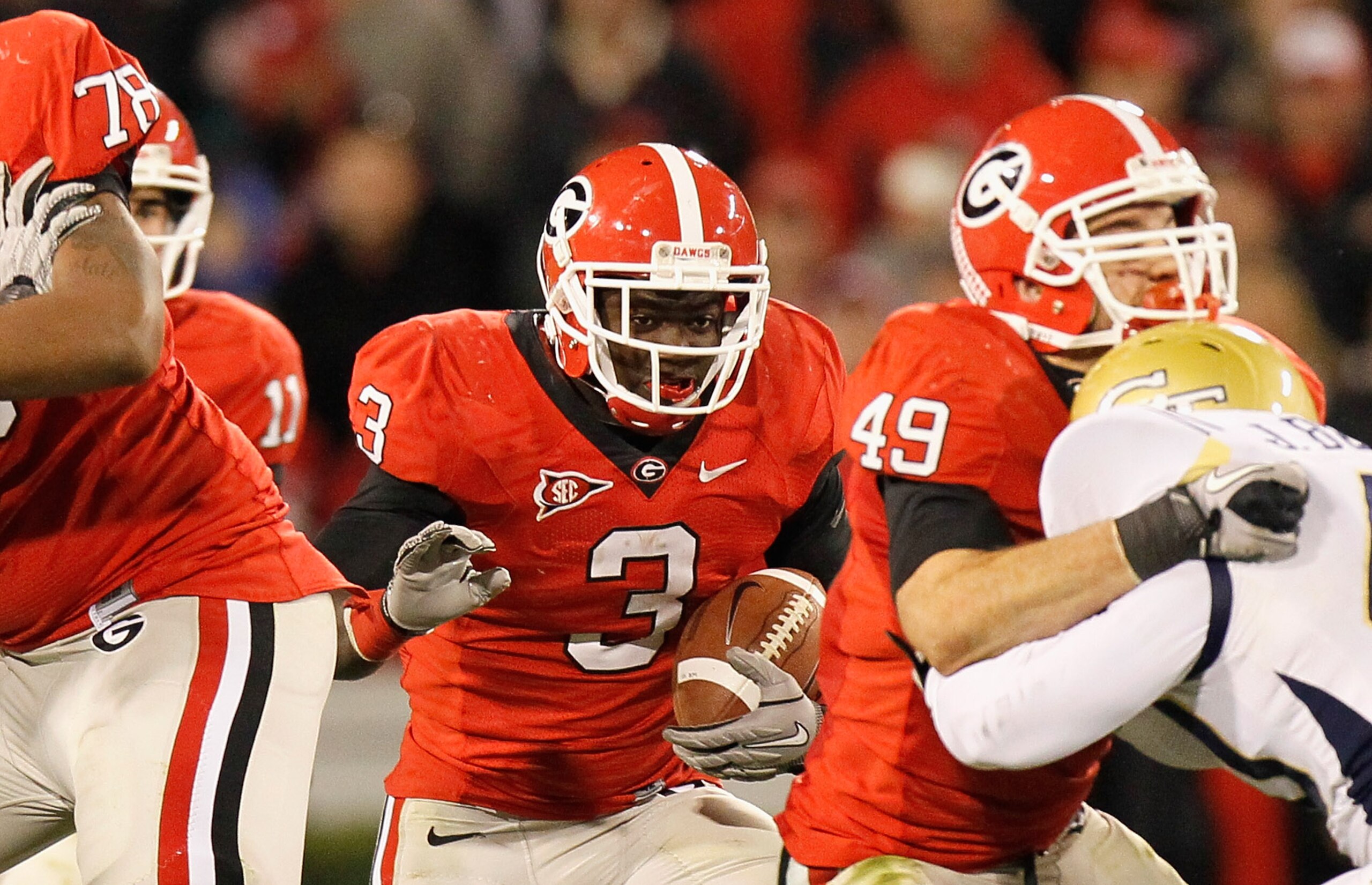 ATHENS, GA - NOVEMBER 27:  Washaun Ealey #3 of the Georgia Bulldogs follows his blockers against the Georgia Tech Yellow Jackets at Sanford Stadium on November 27, 2010 in Athens, Georgia.  (Photo by Kevin C. Cox/Getty Images)