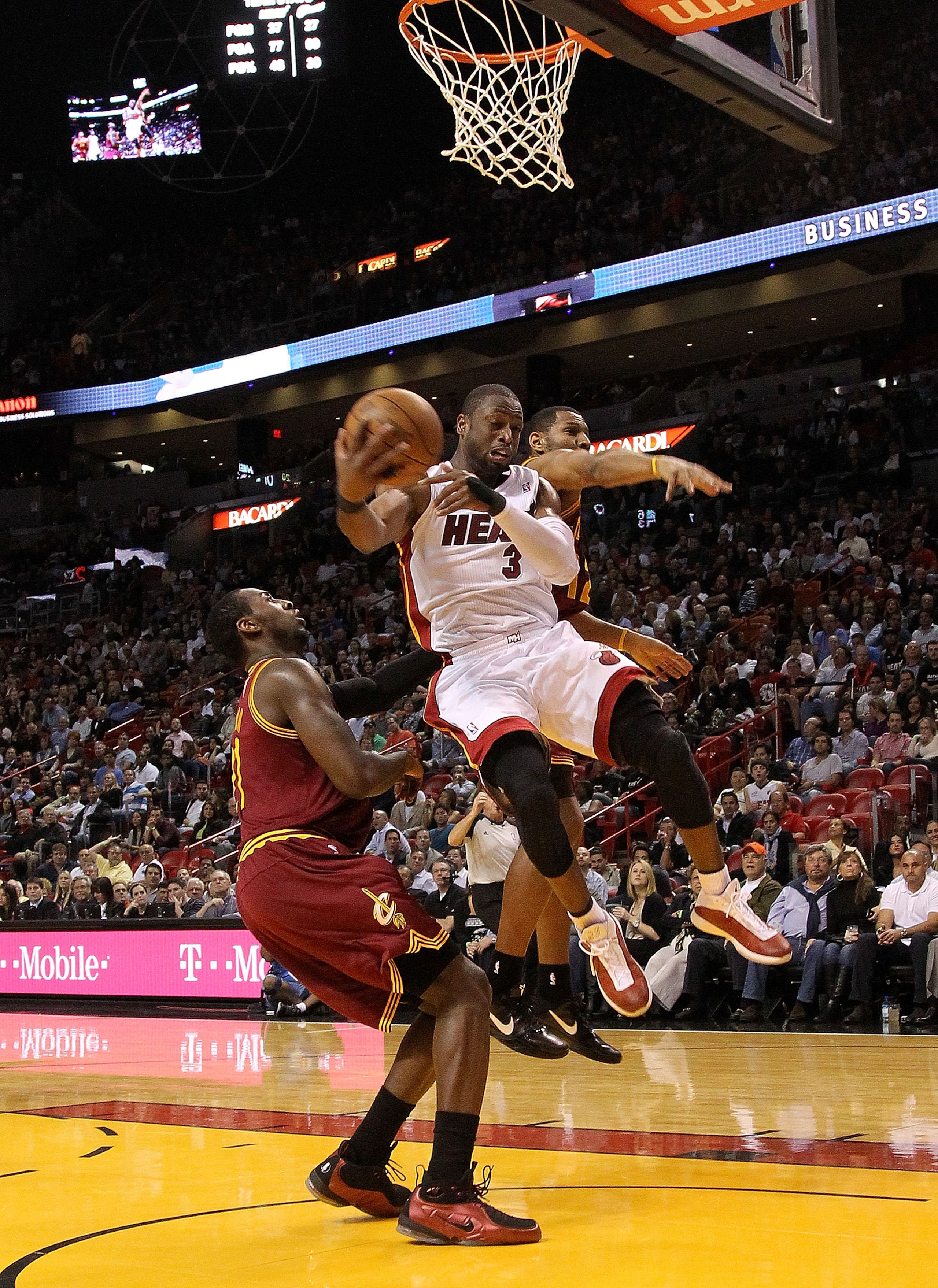 MIAMI, FL - JANUARY 31:  Dwyane Wade #3 of the Miami Heat drives the lane during a game against the Cleveland Cavaliers at American Airlines Arena on January 31, 2011 in Miami, Florida. NOTE TO USER: User expressly acknowledges and agrees that, by downloa