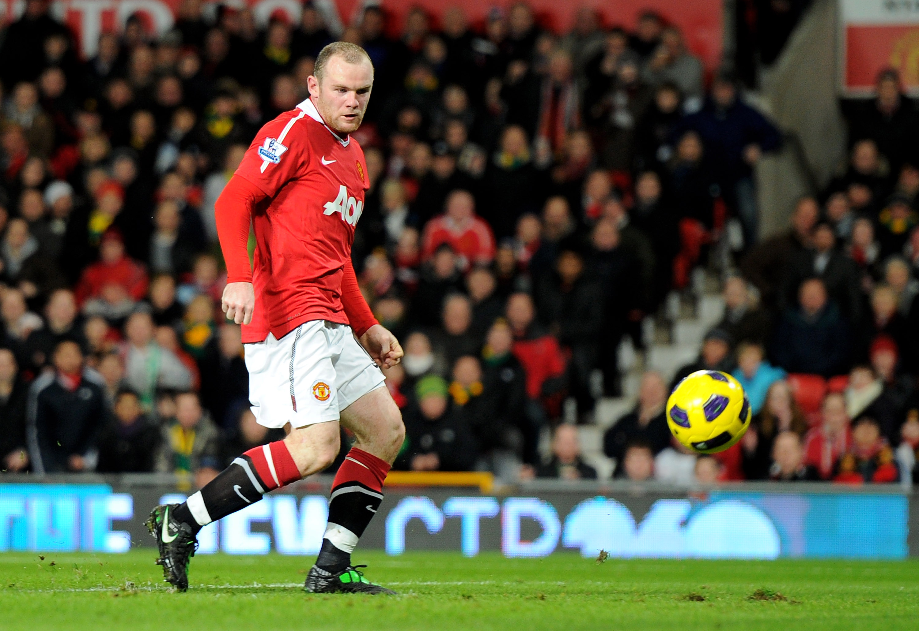 Wayne Rooney's Best Goals: Our Top 10 From The Manchester United