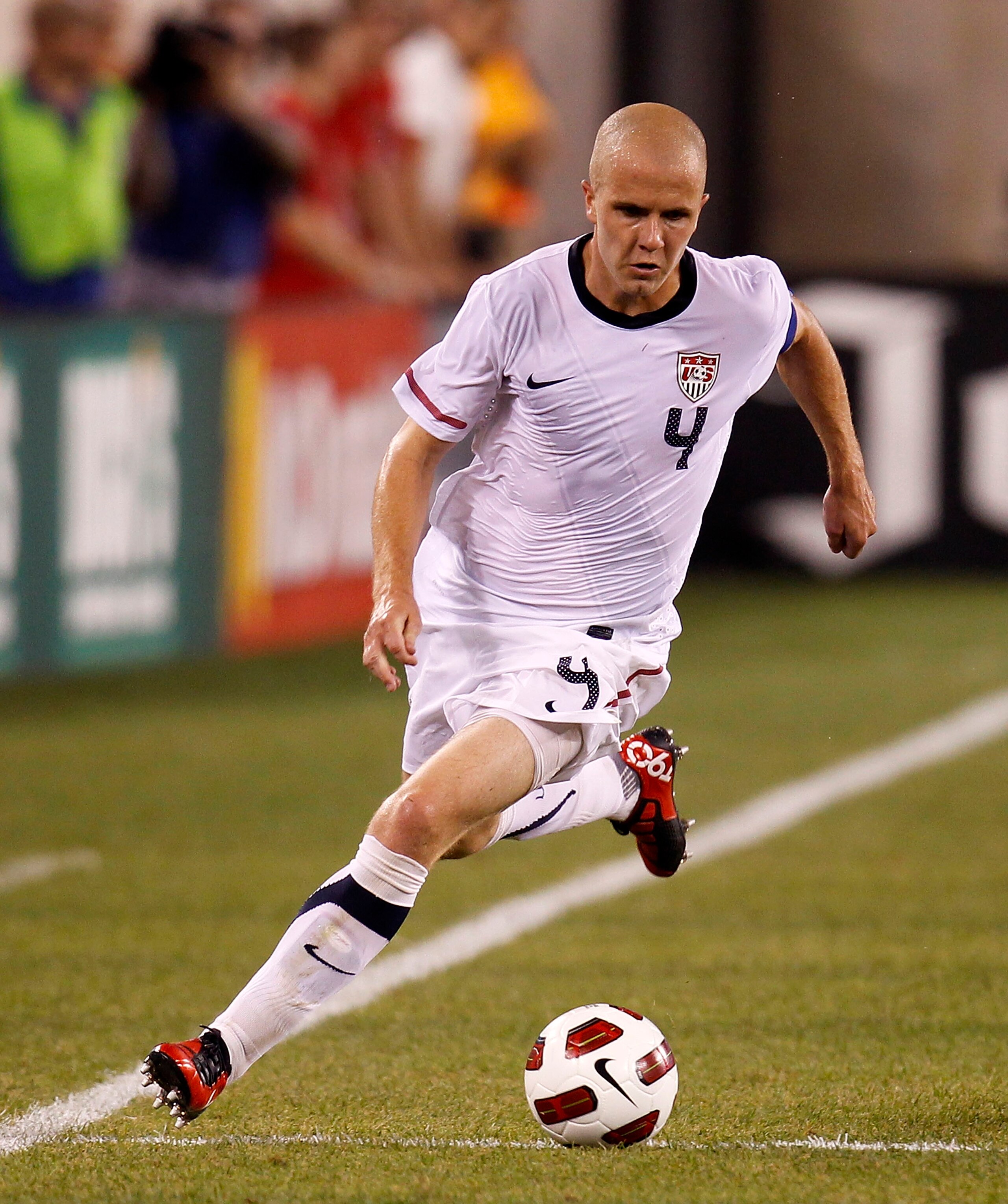 EAST RUTHERFORD, NJ - AUGUST 10: Michael Bradley #4 of the U.S. faces Brazil in the second half of a friendly match at the New Meadowlands on August 10, 2010 in East Rutherford, New Jersey. (Photo by Jeff Zelevansky/Getty Images)