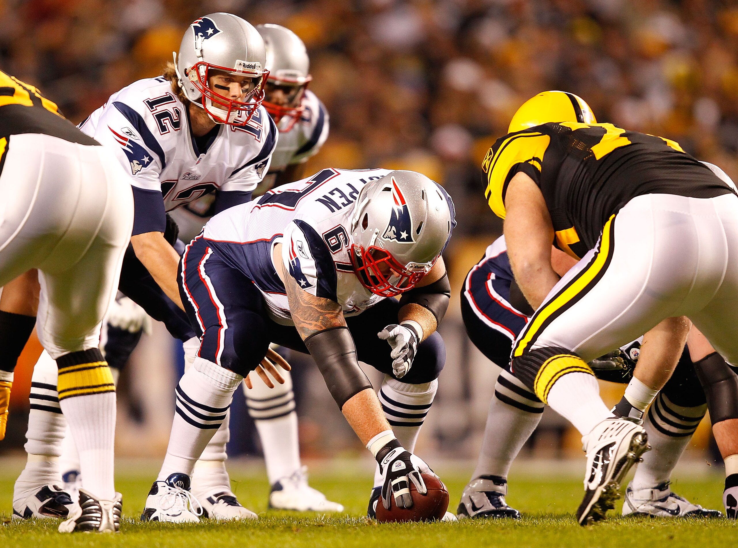 PITTSBURGH, PA - NOVEMBER 14:  Tom Brady #12 of the New England Patriots calls out signals during the game against the Pittsburgh Steelers on November 14, 2010 at Heinz Field in Pittsburgh, Pennsylvania.  (Photo by Jared Wickerham/Getty Images)