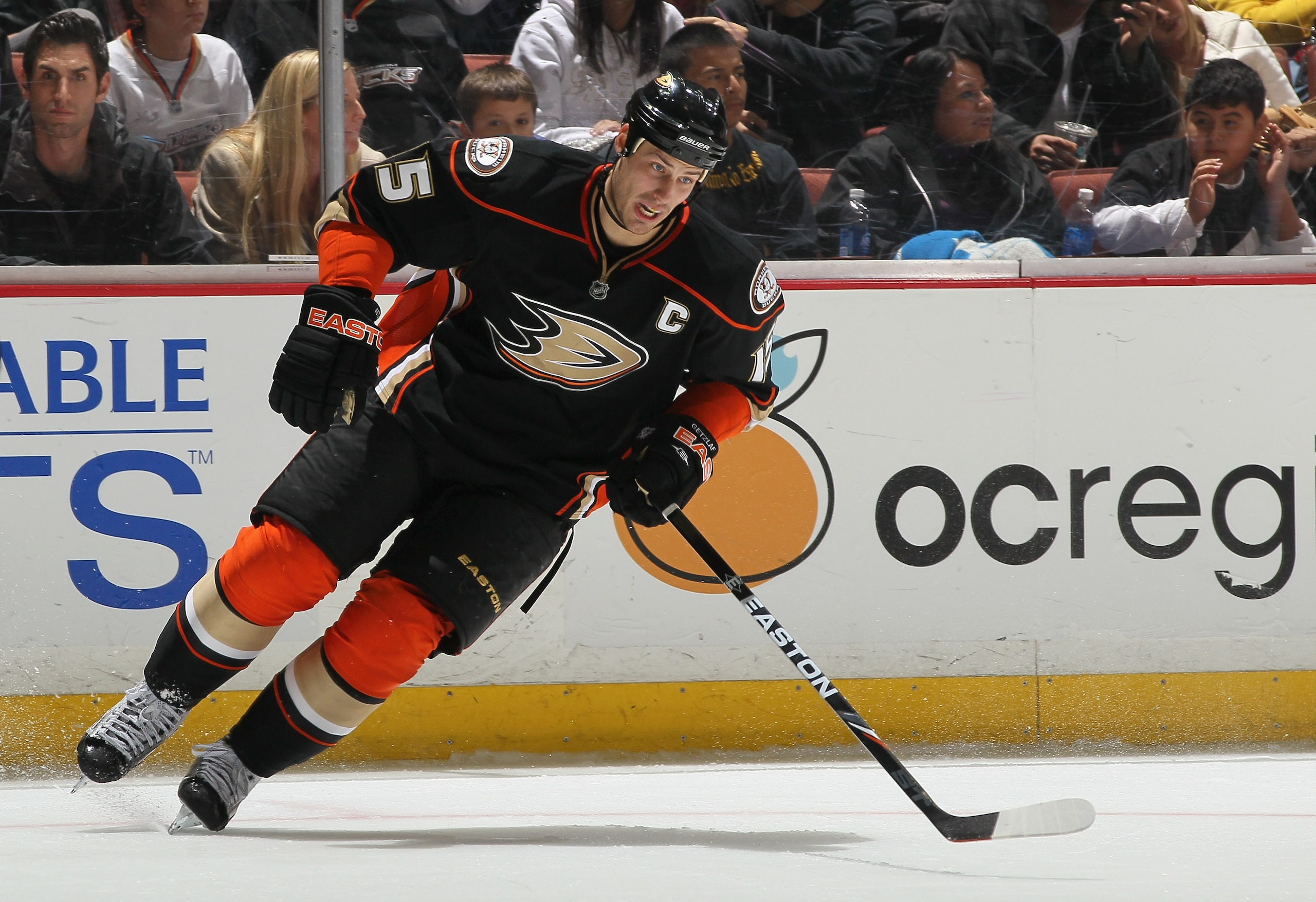 ANAHEIM, CA - DECEMBER 10: Ryan Getzlaf #15 of the Anaheim Ducks skates against the Calgary Flames at the Honda Center on December 10, 2010 in Anaheim, California. (Photo by Jeff Gross/Getty Images) ANAHEIM, CA - DECEMBER 10: Ryan Getzlaf #15 of the Anaheim Ducks skates against the Calgary Flames at the Honda Center on December 10, 2010 in Anaheim, California. (Photo by Jeff Gross/Getty Images)