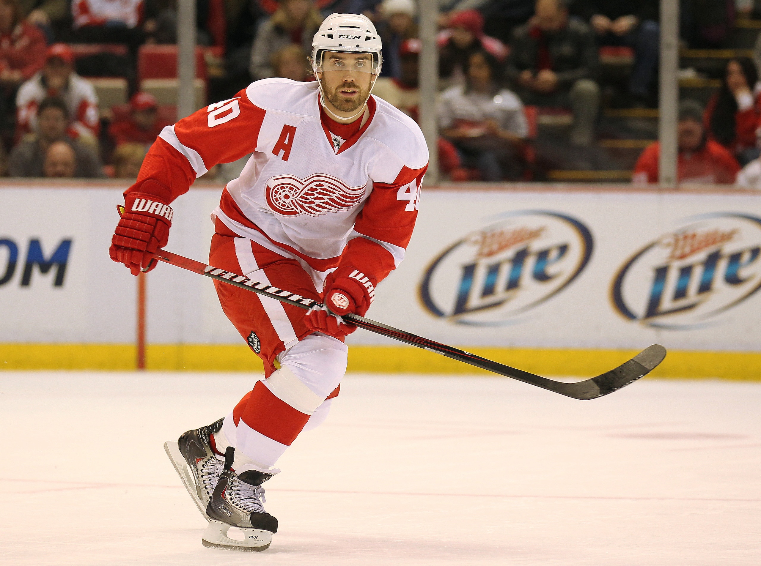 DETROIT, MI - JANUARY 22: Henrik Zetterberg #40 of the Detroit Red Wings skates in a game against the Chicago Black Hawks on January 22, 2011 at the Joe Louis Arena in Detroit, Michigan. The Hawks defeated the Wings 4-1. (Photo by Claus Andersen/Getty Im DETROIT, MI - JANUARY 22: Henrik Zetterberg #40 of the Detroit Red Wings skates in a game against the Chicago Black Hawks on January 22, 2011 at the Joe Louis Arena in Detroit, Michigan. The Hawks defeated the Wings 4-1. (Photo by Claus Andersen/Getty Im