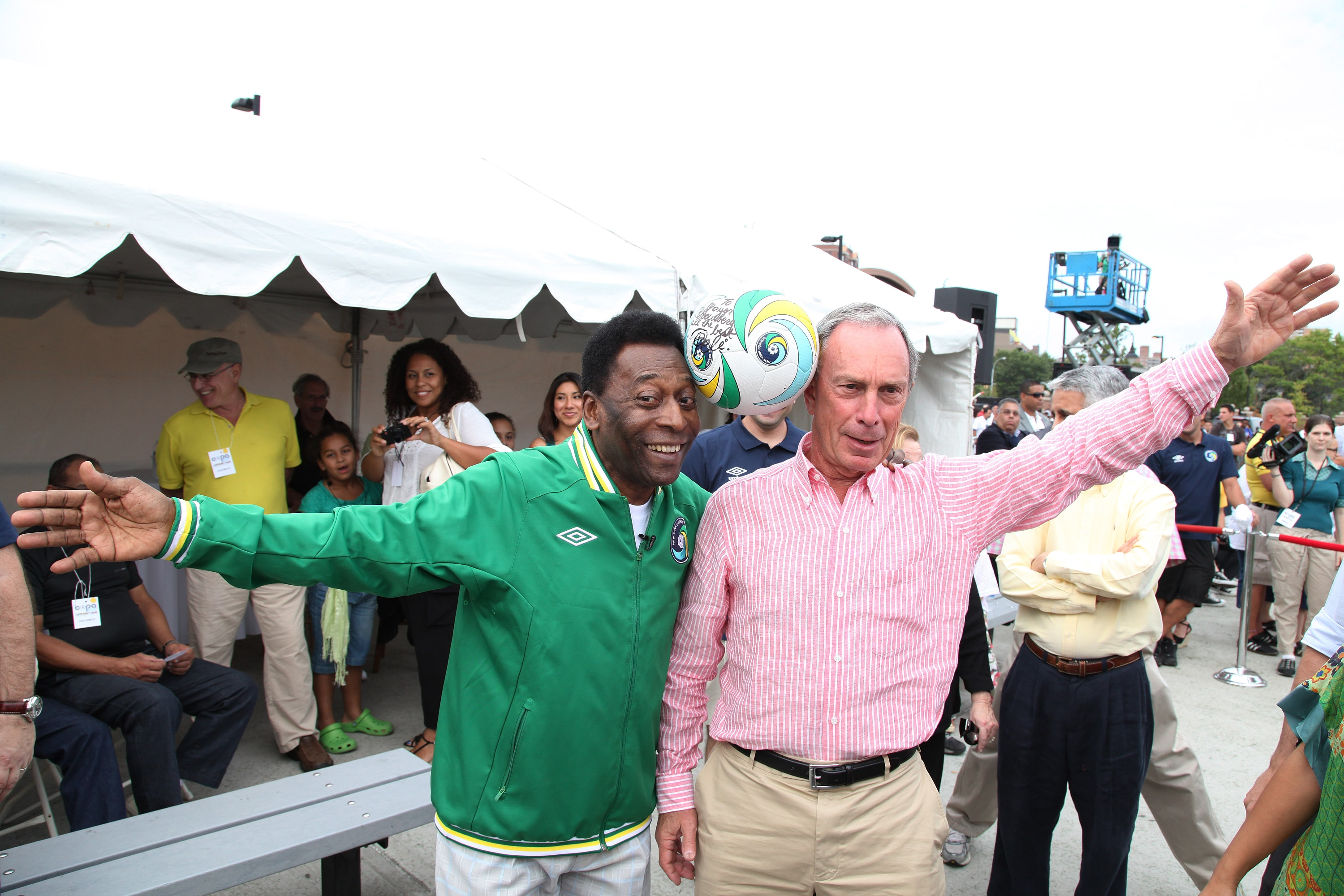 NEW YORK - AUGUST 01:  Soccer Legend Pele (L) and New York City Mayor Michael Bloomberg announces the return of The New York Cosmos at Flushing Meadows Corona Park on August 1, 2010 in New York City.  (Photo by Neilson Barnard/Getty Images for the New Yor