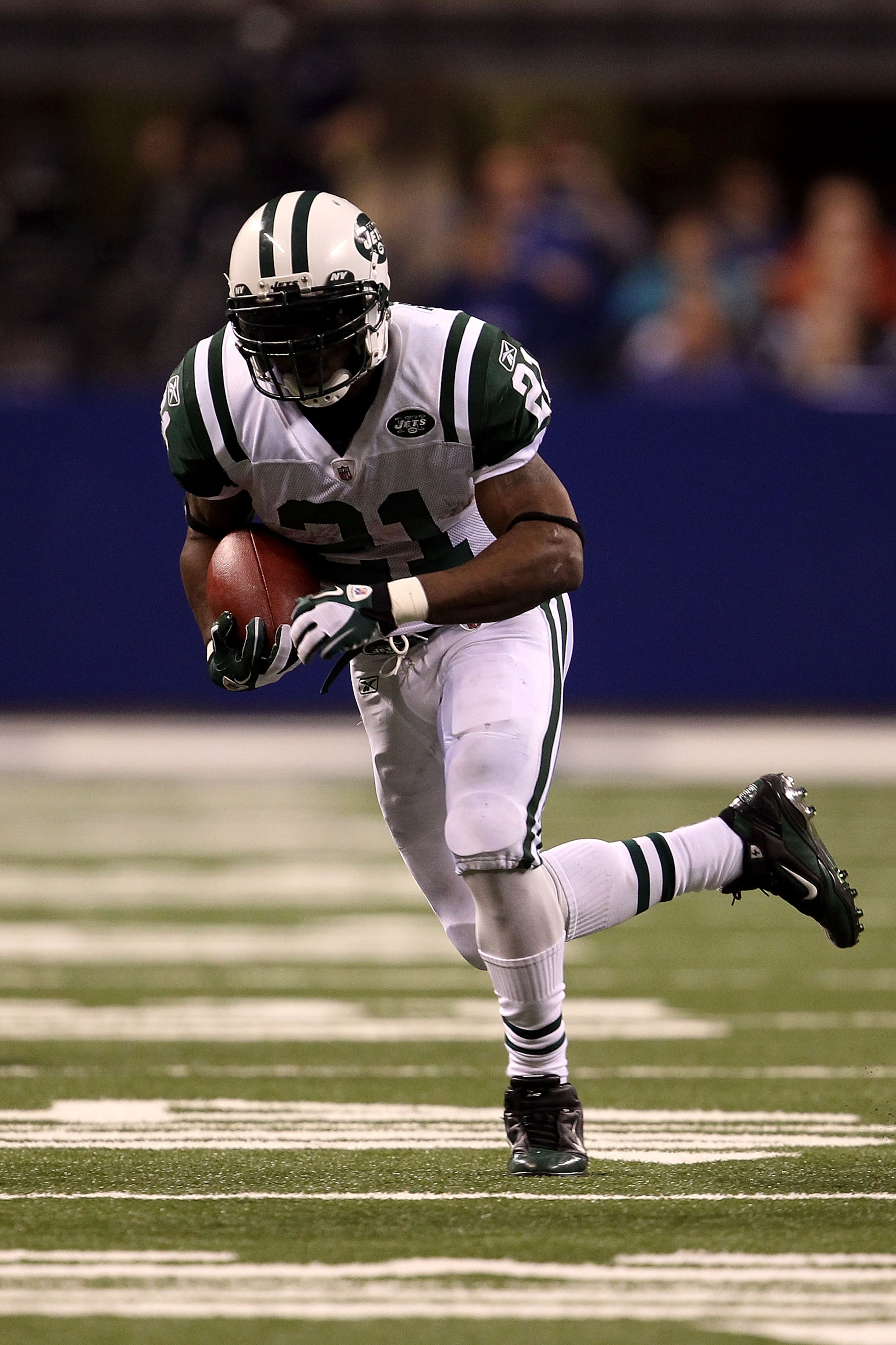 INDIANAPOLIS, IN - JANUARY 08: LaDainian Tomlinson #21 of the New York Jets against the Indianapolis Colts during their 2011 AFC wild card playoff game at Lucas Oil Stadium on January 8, 2011 in Indianapolis, Indiana. The Jets won 17-16. (Photo by Jonat INDIANAPOLIS, IN - JANUARY 08: LaDainian Tomlinson #21 of the New York Jets against the Indianapolis Colts during their 2011 AFC wild card playoff game at Lucas Oil Stadium on January 8, 2011 in Indianapolis, Indiana. The Jets won 17-16. (Photo by Jonat