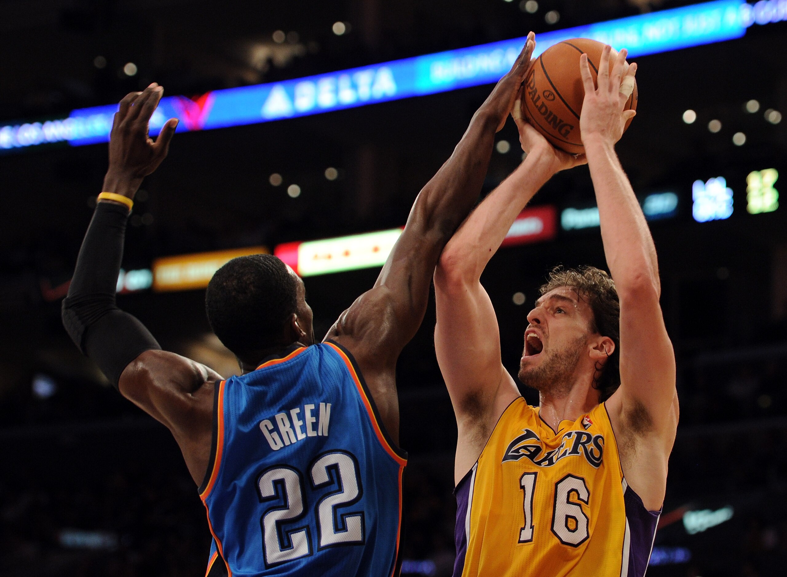 LOS ANGELES, CA - JANUARY 17: Pau Gasol #16 of the Los Angeles Lakers has his shot blocked by Jeff Green #22 of the Oklahoma City Thunder at the Staples Center on January 17, 2011 in Los Angeles, California. (Photo by Harry How/Getty Images) NOTE TO U LOS ANGELES, CA - JANUARY 17: Pau Gasol #16 of the Los Angeles Lakers has his shot blocked by Jeff Green #22 of the Oklahoma City Thunder at the Staples Center on January 17, 2011 in Los Angeles, California. (Photo by Harry How/Getty Images) NOTE TO U