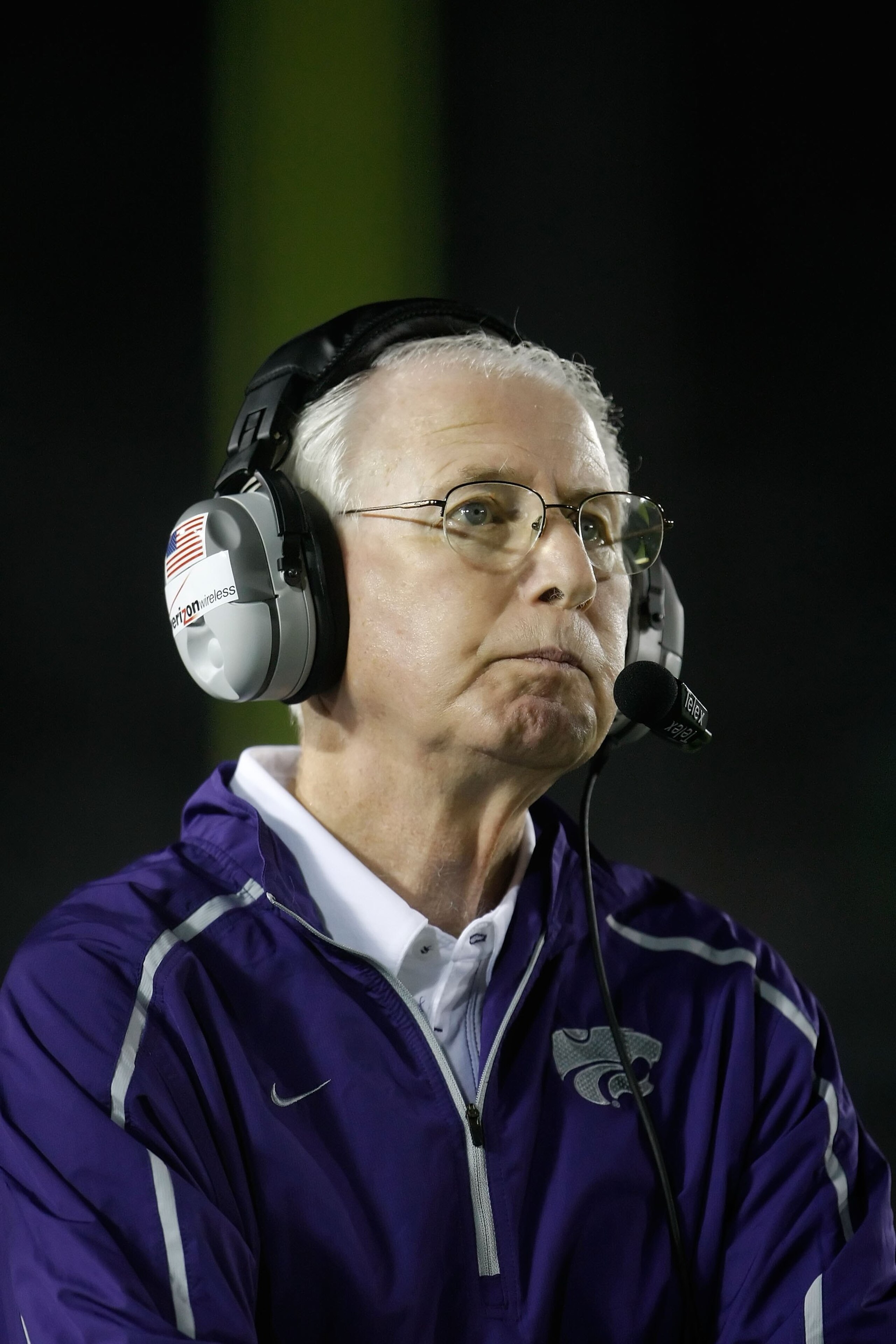 PASADENA, CA - SEPTEMBER 19:  Kansas State Wildcats head coach Bill Snyder looks on against the UCLA Bruins at the Rose Bowl on September 19, 2009 in Pasadena, California. UCLA defeated Kansas State 23-9.  (Photo by Jeff Gross/Getty Images)