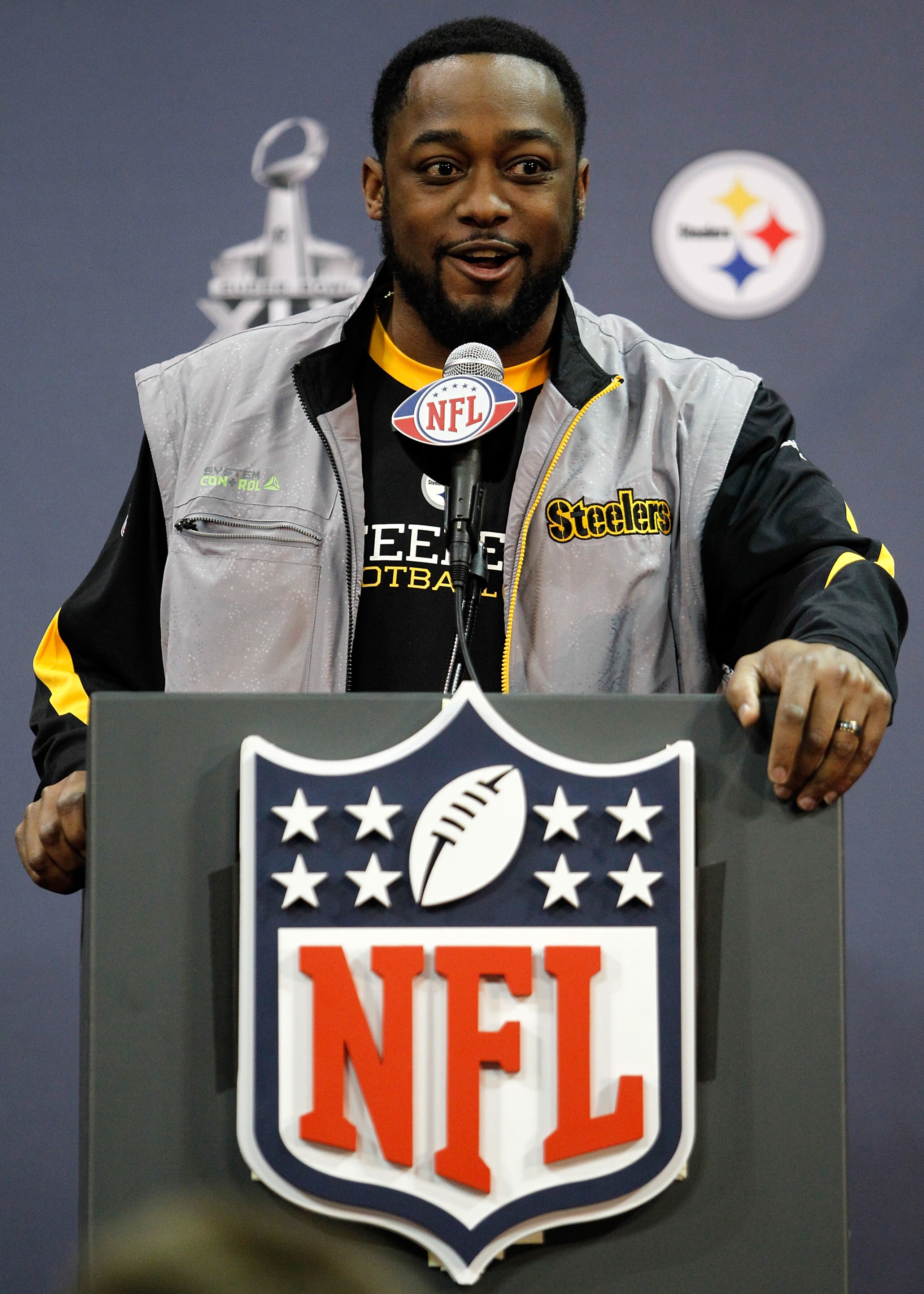 FORT WORTH, TX - FEBRUARY 02:  Head coach Mike Tomlin of the Pittsburgh Steelers talks with the media on February 2, 2011 in Fort Worth, Texas. The Pittsburgh Steelers will play the Green Bay Packers in Super Bowl XLV on February 6, 2011 at Cowboys Stadiu