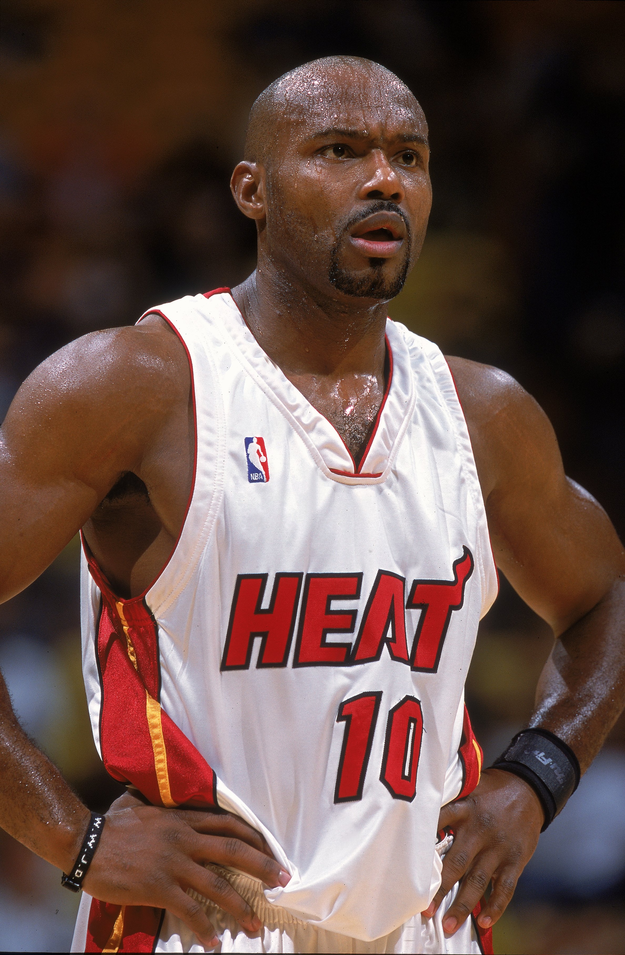 25 Nov 2000:  Tim Hardaway #10 of the Miami Heat reacts to a call during the game against the Houston Rockets at the American Airlines Area in Miami, Florida. The Rockets defeated the Heat 91-80.  NOTE TO USER: It is expressly understood that the only rig