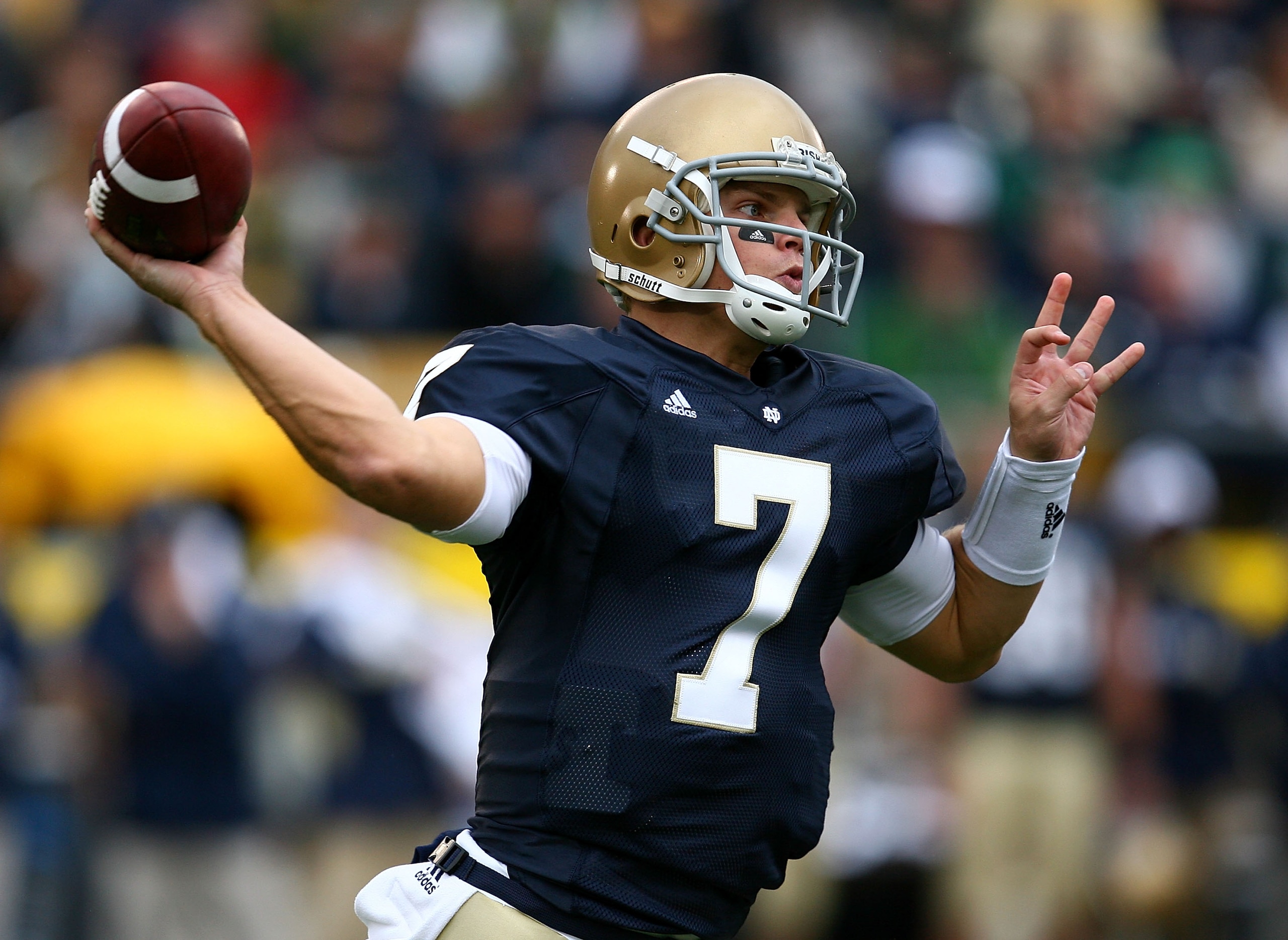 SOUTH BEND, IN - OCTOBER 03: Jimmy Clausen #7 of the Notre Dame Fighting Irish throws a pass against the Washington Huskies on October 3, 2009 at Notre Dame Stadium in South Bend, Indiana. (Photo by Jonathan Daniel/Getty Images)