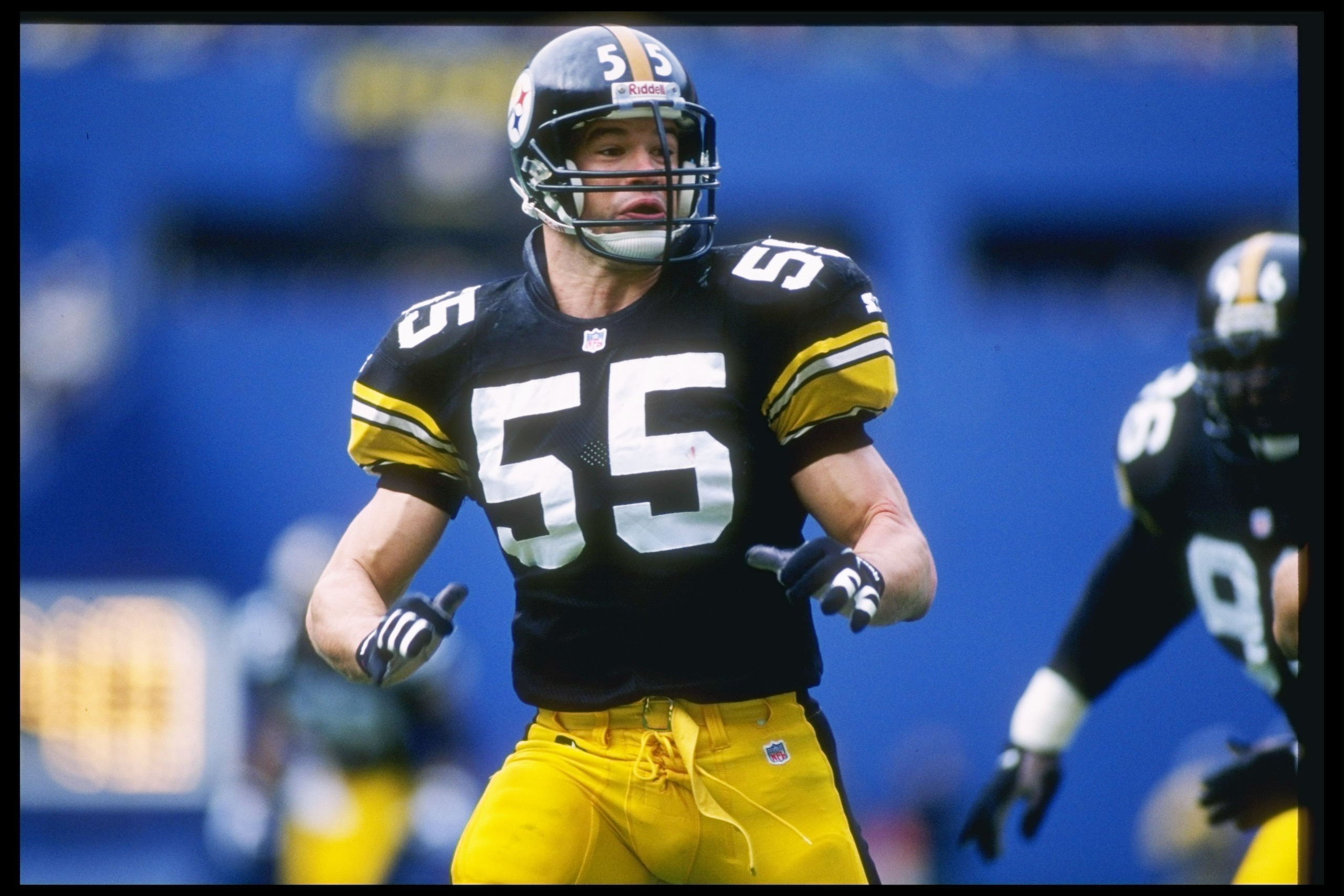 17 Nov 1996: Linebacker Jerry Olsavsky of the Pittsburgh Steelers in action during to the Steelers 28-3 win over the Jacksonville Jaguars at Three Rivers Stadium in Pittsburgh, Pennsylvania.