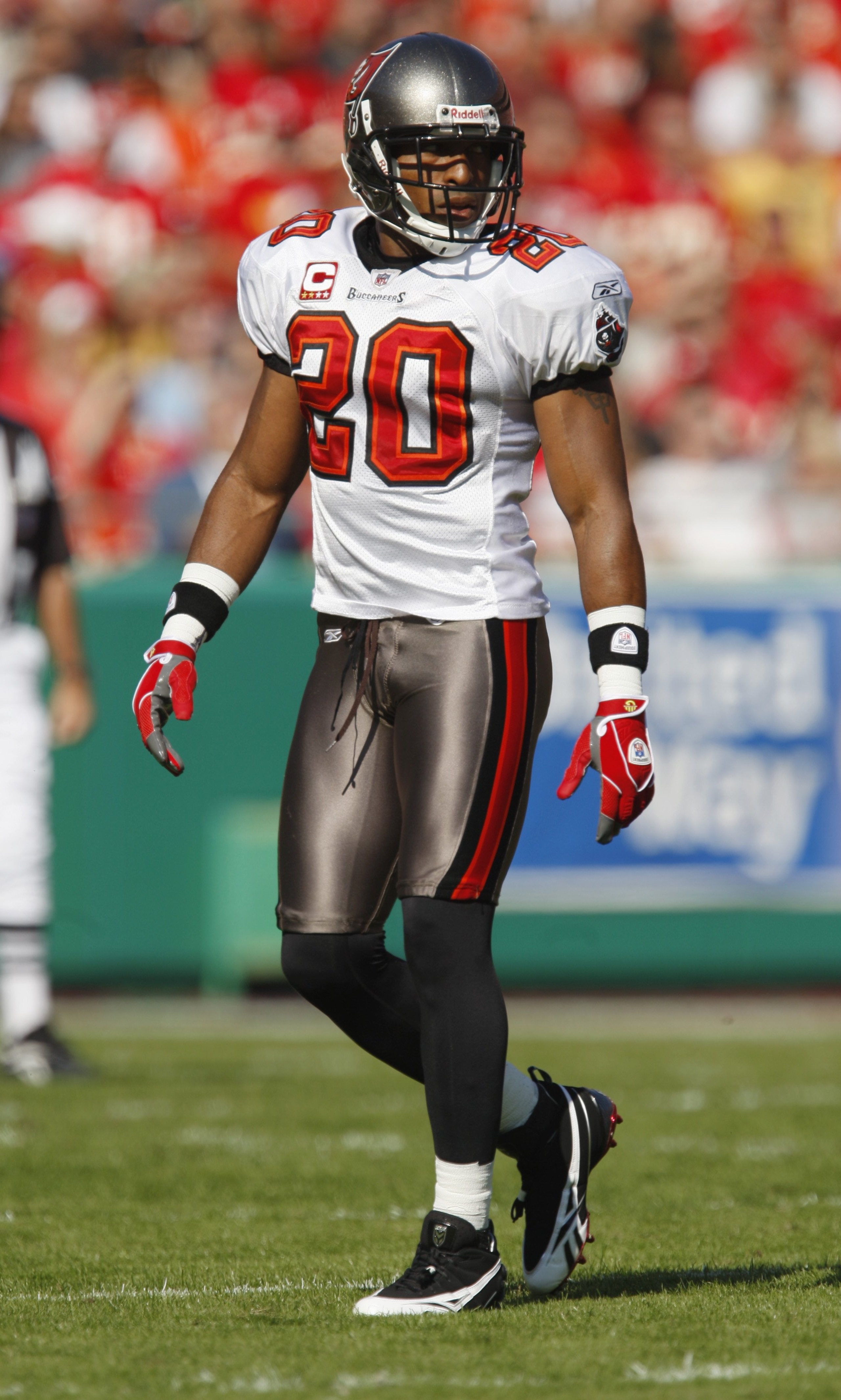 KANSAS CITY, MO - NOVEMBER 02:  Ronde Barber #20 of the Tampa Bay Buccaneers looks on against the Kansas City Chiefs during their NFL game on November 2, 2008 at Arrowhead Stadium in Kansas City, Missouri.  The Buccaneers won 30 to 27 in overtime. (Photo