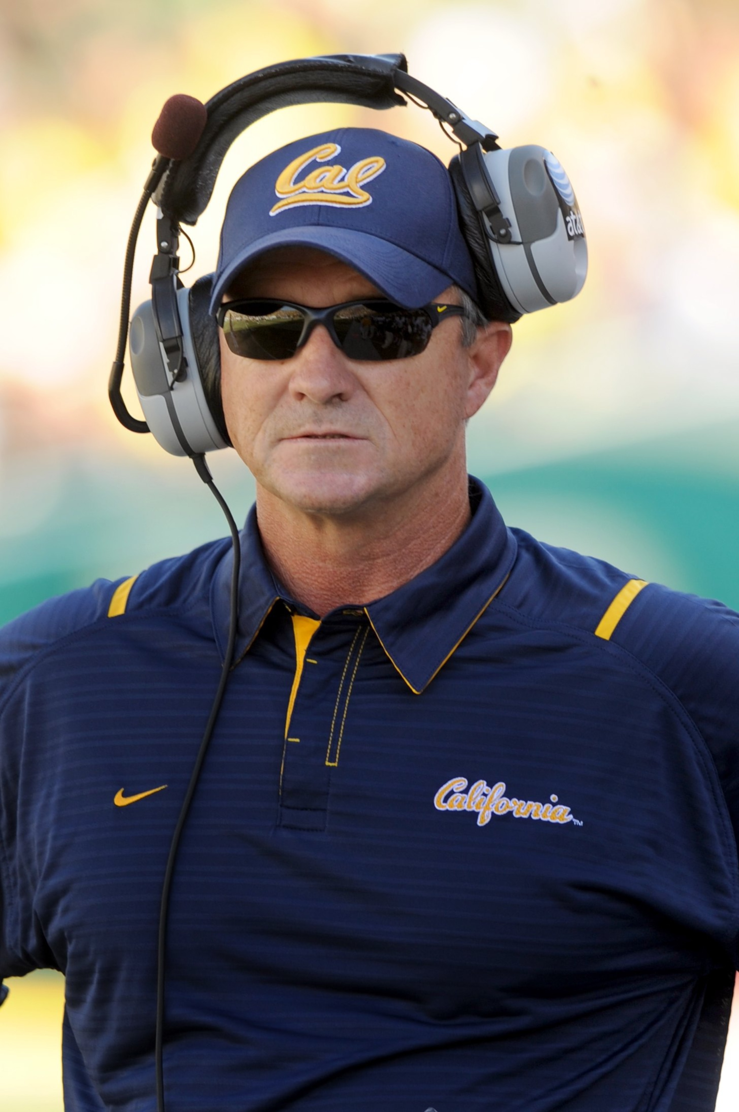 EUGENE, OR - SEPTEMBER 26: Head coach Jeff Tedford of the California Bears looks out at the action on the field in the second quarter of the game against the Oregon Ducks at Autzen Stadium on September 26, 2009 in Eugene, Oregon. Oregon won the game 42-3.