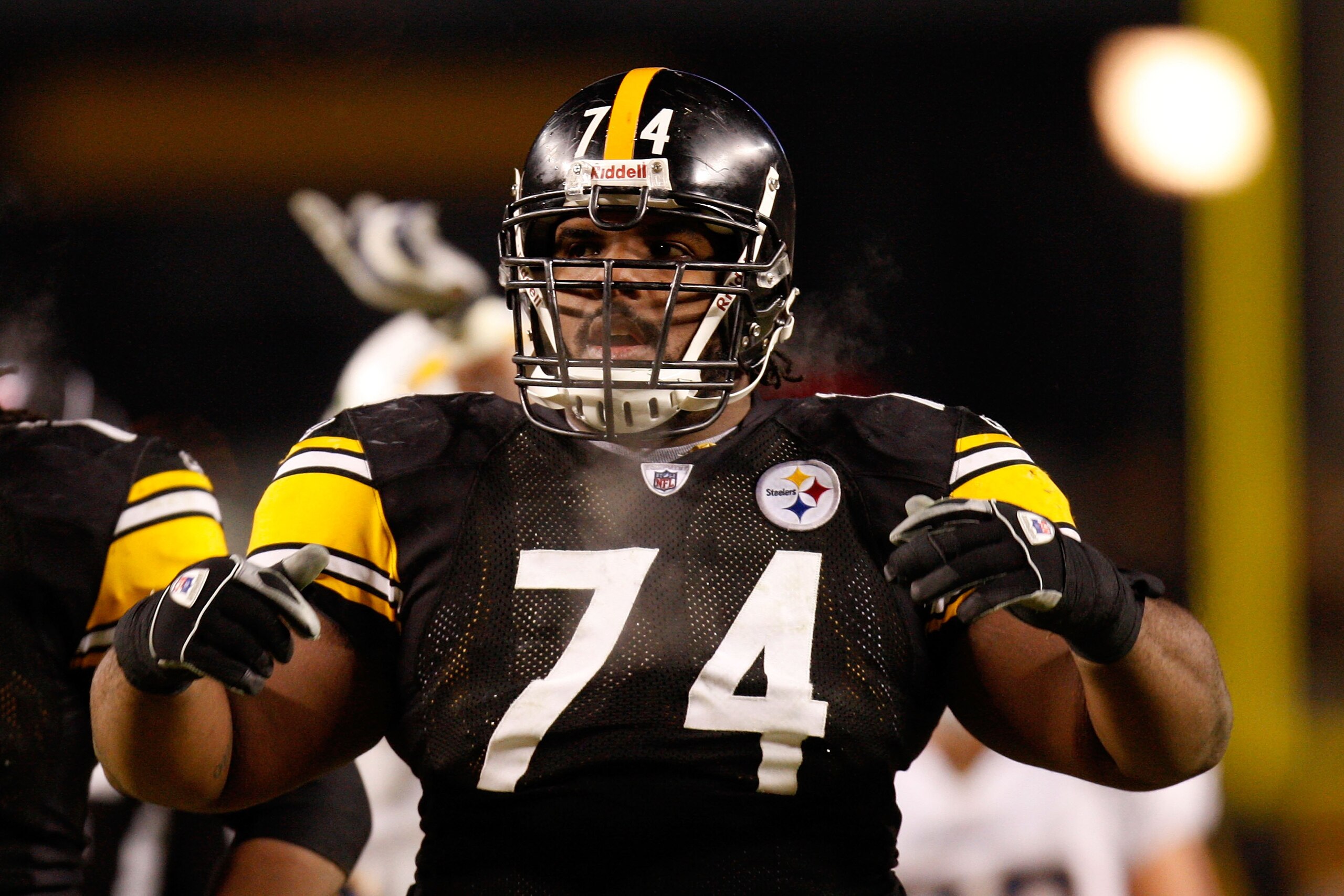 PITTSBURGH - JANUARY 11:  Willie Colon #74 of the Pittsburgh Steelers looks on against the San Diego Chargers during their AFC Divisional Playoff Game on January 11, 2009 at Heinz Field in Pittsburgh, Pennsylvania. Steelers won 35-24. (Photo by Gregory Sh
