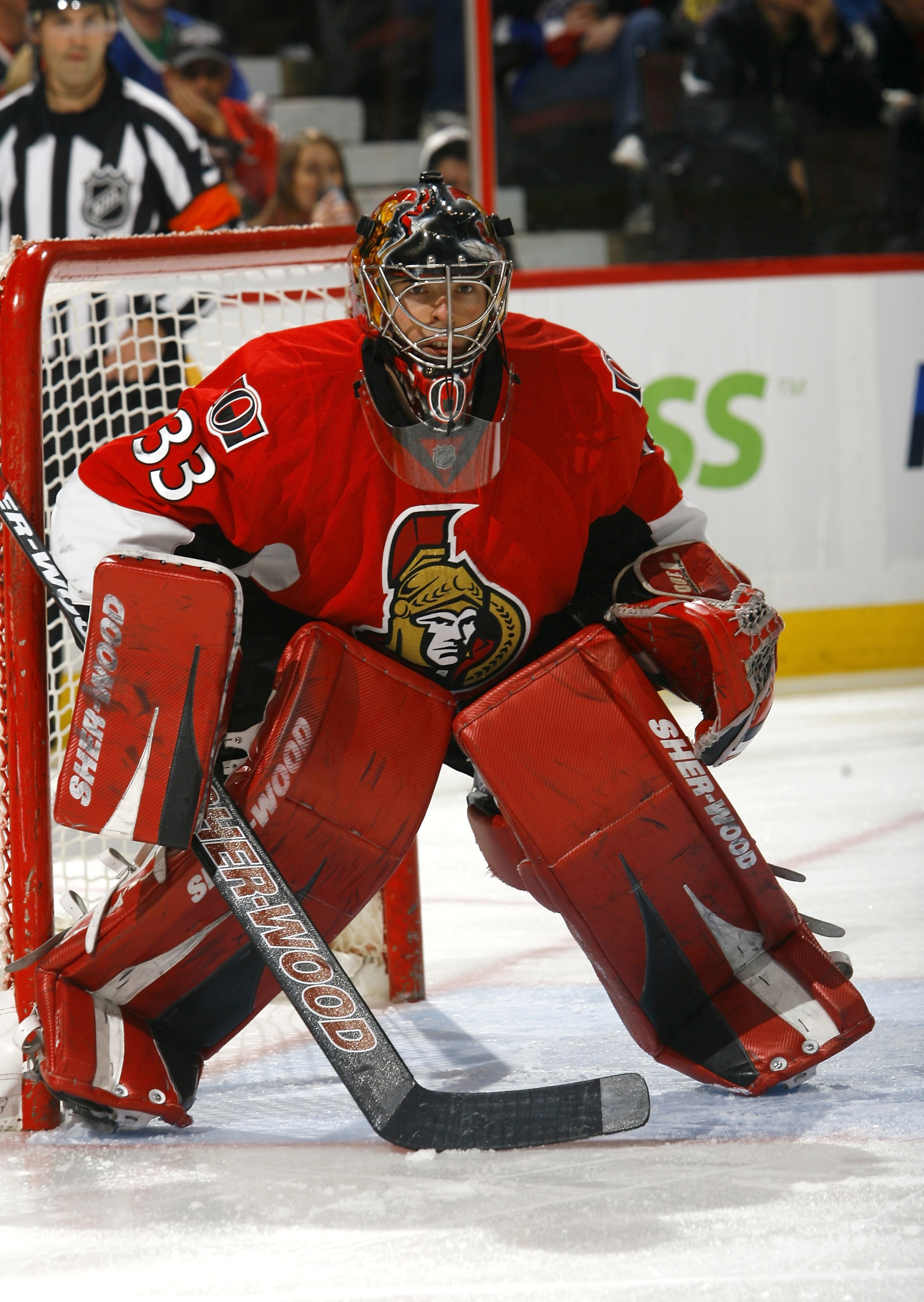 OTTAWA, CANADA - NOVEMBER 11:  Pascal Leclaire #33 of the Ottawa Senators defends his net during a game against the Vancouver Canucks at Scotiabank Place on November 11, 2010 in Ottawa, Ontario, Canada.  (Photo by Phillip MacCallum/Getty Images)