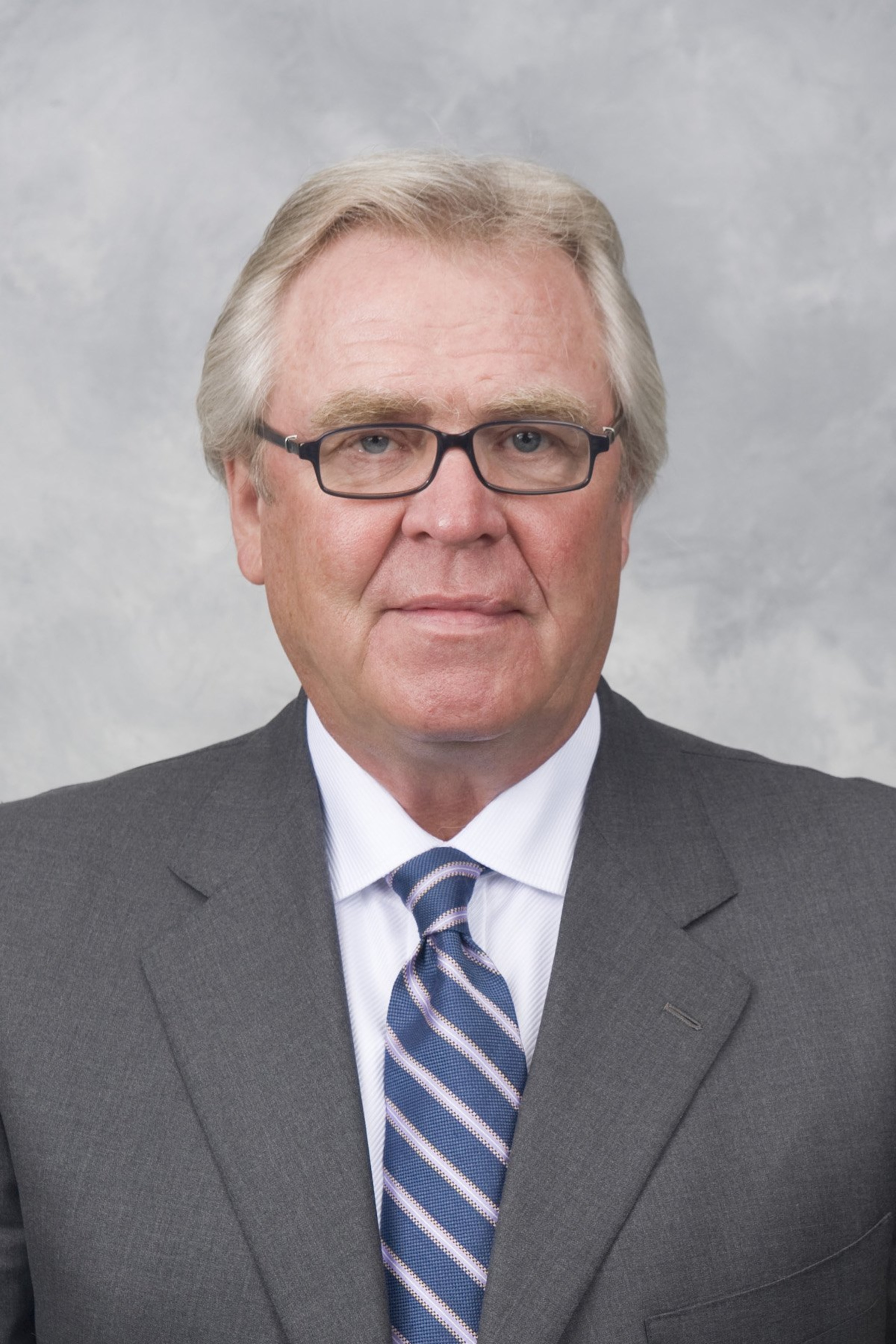 NEW YORK - 2007: Glen Sather of the New York Rangers poses for his 2007 NHL headshot at photo day in New York, New York. (Photo by Getty Images) NEW YORK - 2007: Glen Sather of the New York Rangers poses for his 2007 NHL headshot at photo day in New York, New York. (Photo by Getty Images)