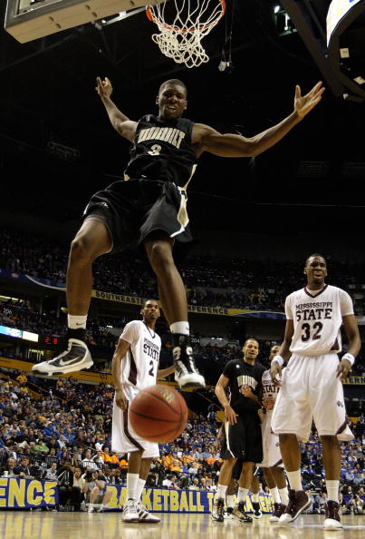 NASHVILLE, TN - MARCH 13:  Festus Ezeli #3 of the Vanderbilt Commodores dunks against the Mississippi State Bulldogs during the semifinals of the SEC Men's Basketball Tournament at the Bridgestone Arena on March 13, 2010 in Nashville, Tennessee. Mississip