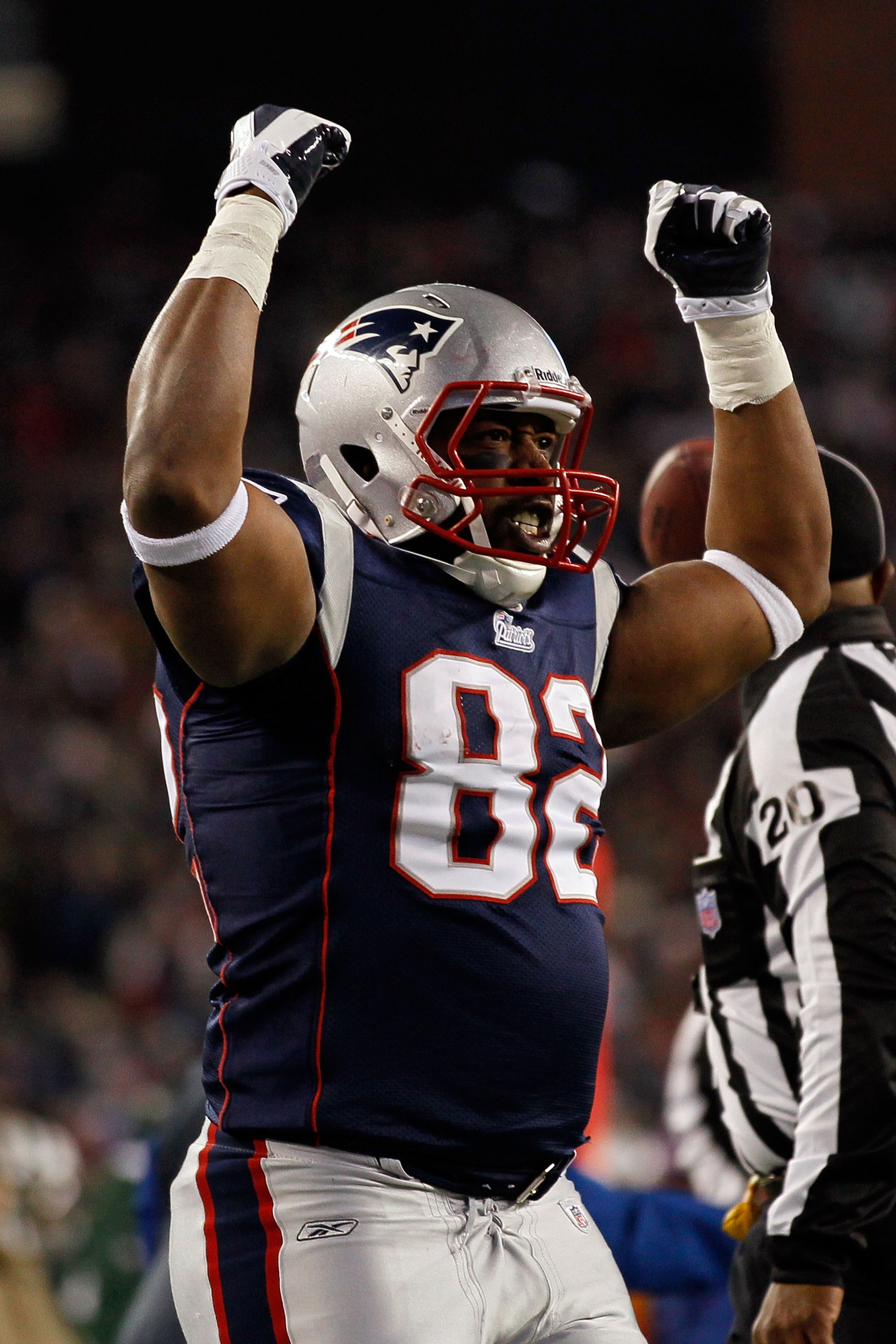 FOXBORO, MA - JANUARY 16:  Alge Crumpler #82 of the New England Patriots celebrates during their 2011 AFC divisional playoff game against the New York Jets at Gillette Stadium on January 16, 2011 in Foxboro, Massachusetts.  (Photo by Jim Rogash/Getty Imag