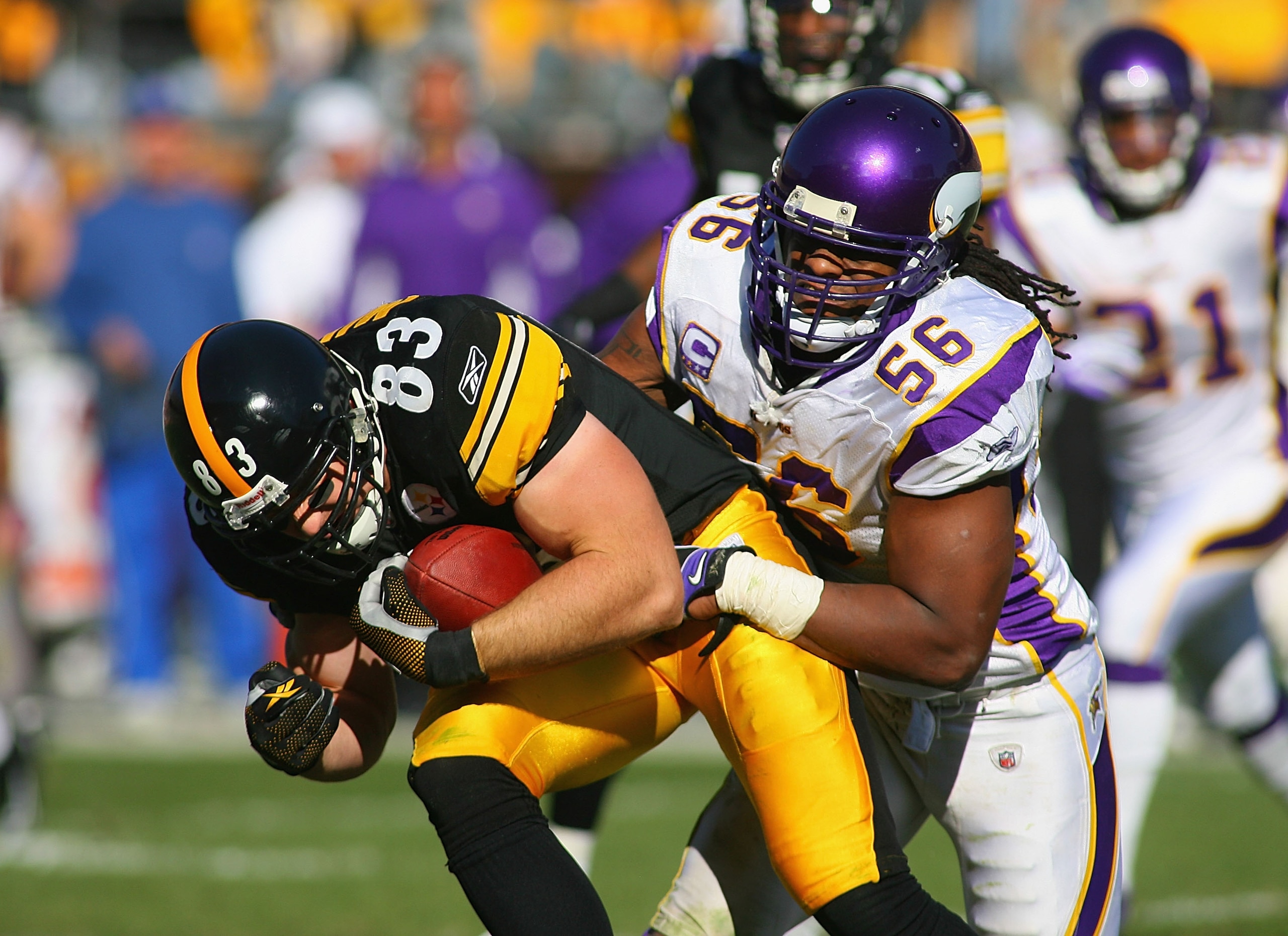 PITTSBURGH - OCTOBER 25:  Heath Miller #83 of the Pittsburgh Steelers is tackled by EJ Henderson #56 of the Minnesota Vikings at Heinz Field on October 25, 2009 in Pittsburgh, Pennsylvania. Pittsburgh won 27-17.  (Photo by Rick Stewart/Getty Images)