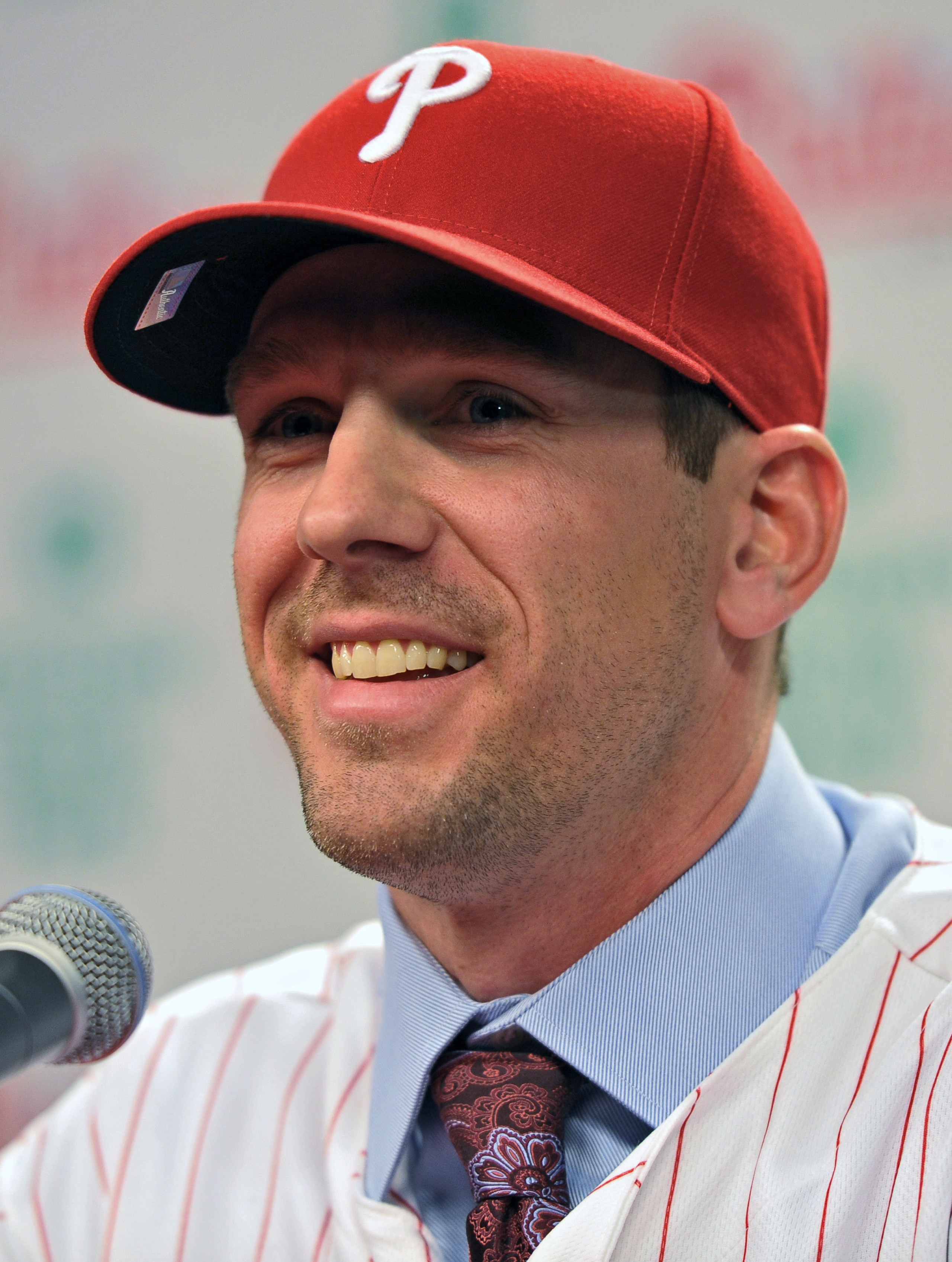 PHILADELPHIA - DECEMBER 15: Pitcher Cliff Lee #33 of the Philadelphia Phillies is introduced to the media during a press conference at Citizens Bank Park on December 15, 2010 in Philadelphia, Pennsylvania. (Photo by Drew Hallowell/Getty Images)