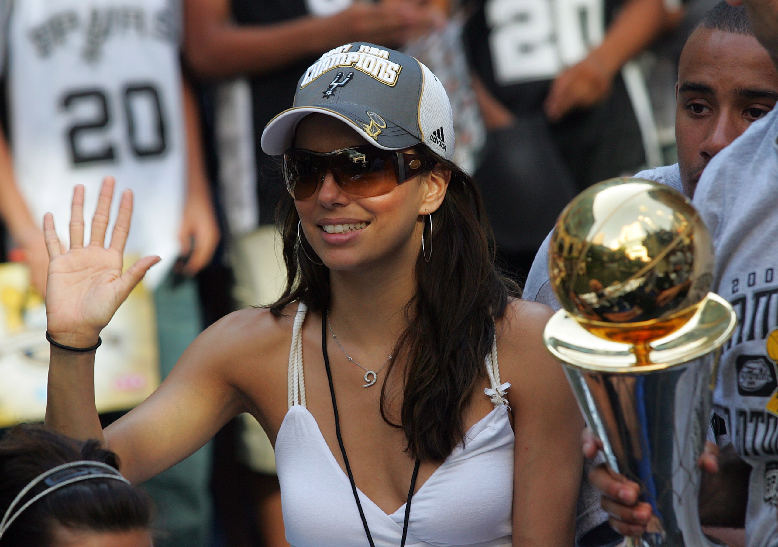 SAN ANTONIO - JUNE 17:  Actress Eva Longoria waves to the fans during the NBA championship parade down the San Antonio River walk June 17, 2007 in San Antonio, Texas. NOTE TO USER: User expressly acknowledges and agrees that, by downloading and/or using t