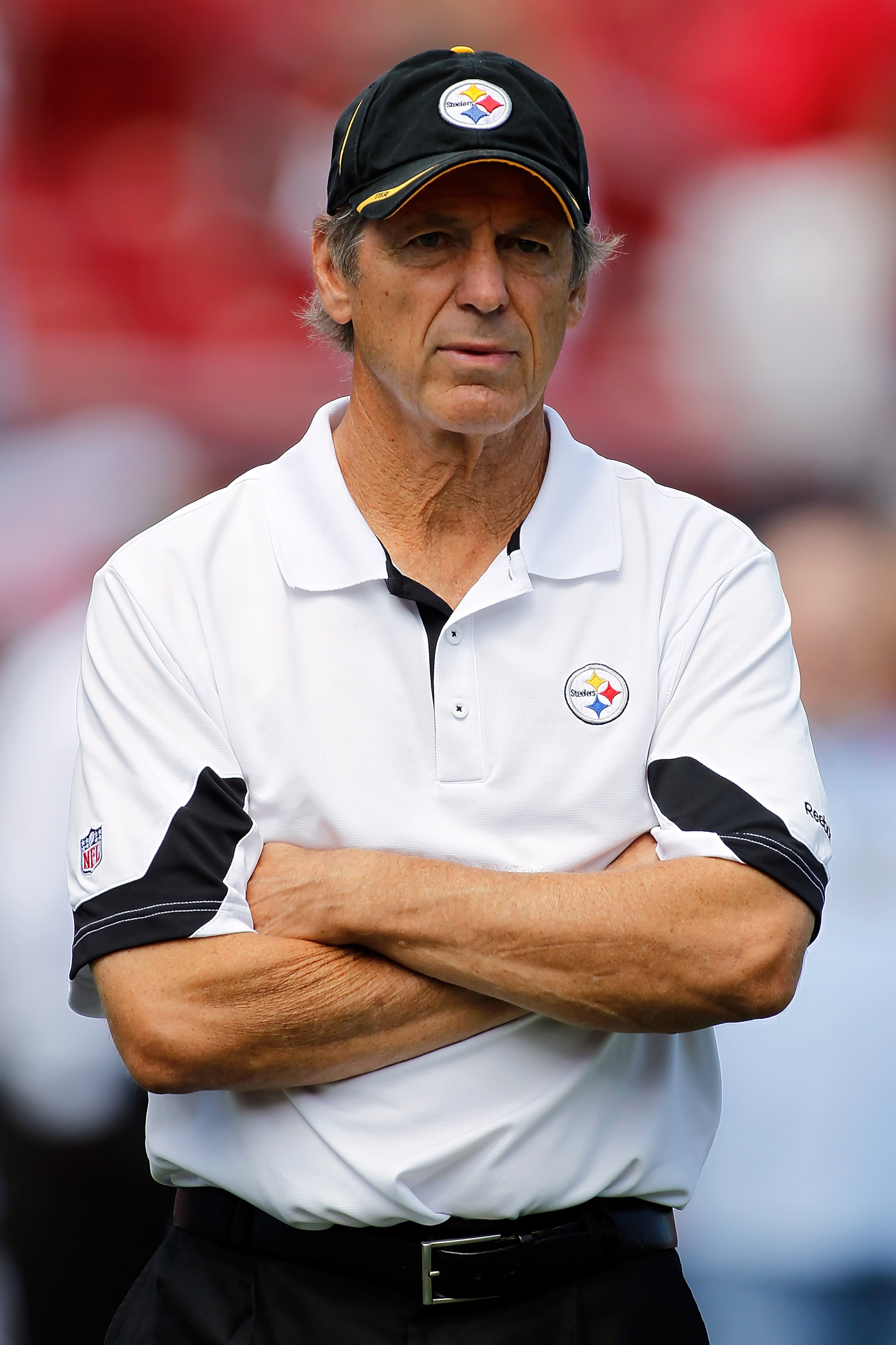 TAMPA, FL - SEPTEMBER 26:  Defensive coordinator Dick LeBeau of the Pittsburgh Steelers watches his team play the Tampa Bay Buccaneers during their game at Raymond James Stadium on September 26, 2010 in Tampa, Florida.  (Photo by J. Meric/Getty Images)