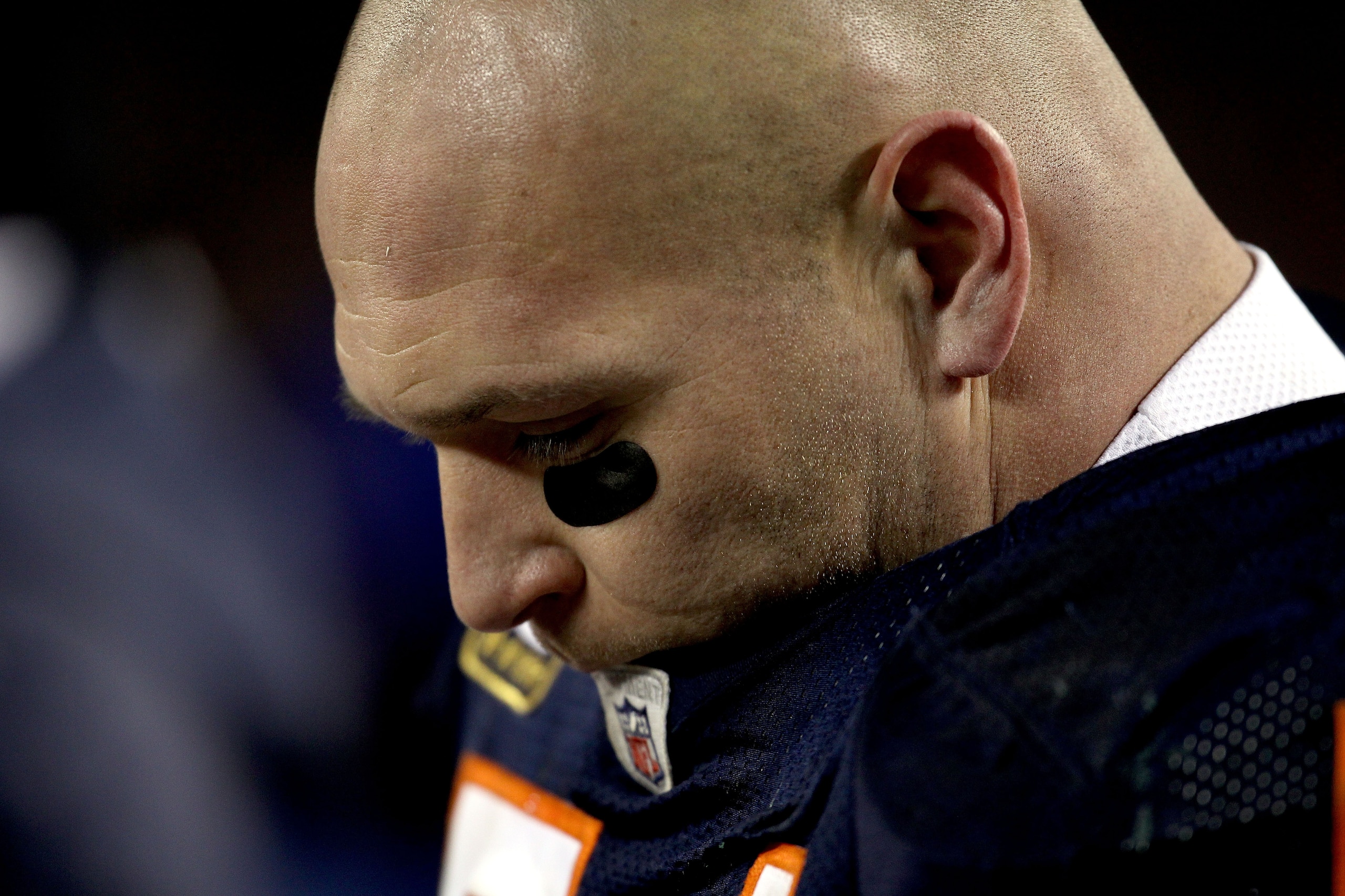 CHICAGO, IL - JANUARY 23:  Brian Urlacher #54 of the Chicago Bears reacts late in the fourth quarter against the Green Bay Packers in the NFC Championship Game at Soldier Field on January 23, 2011 in Chicago, Illinois.  (Photo by Jonathan Daniel/Getty Ima