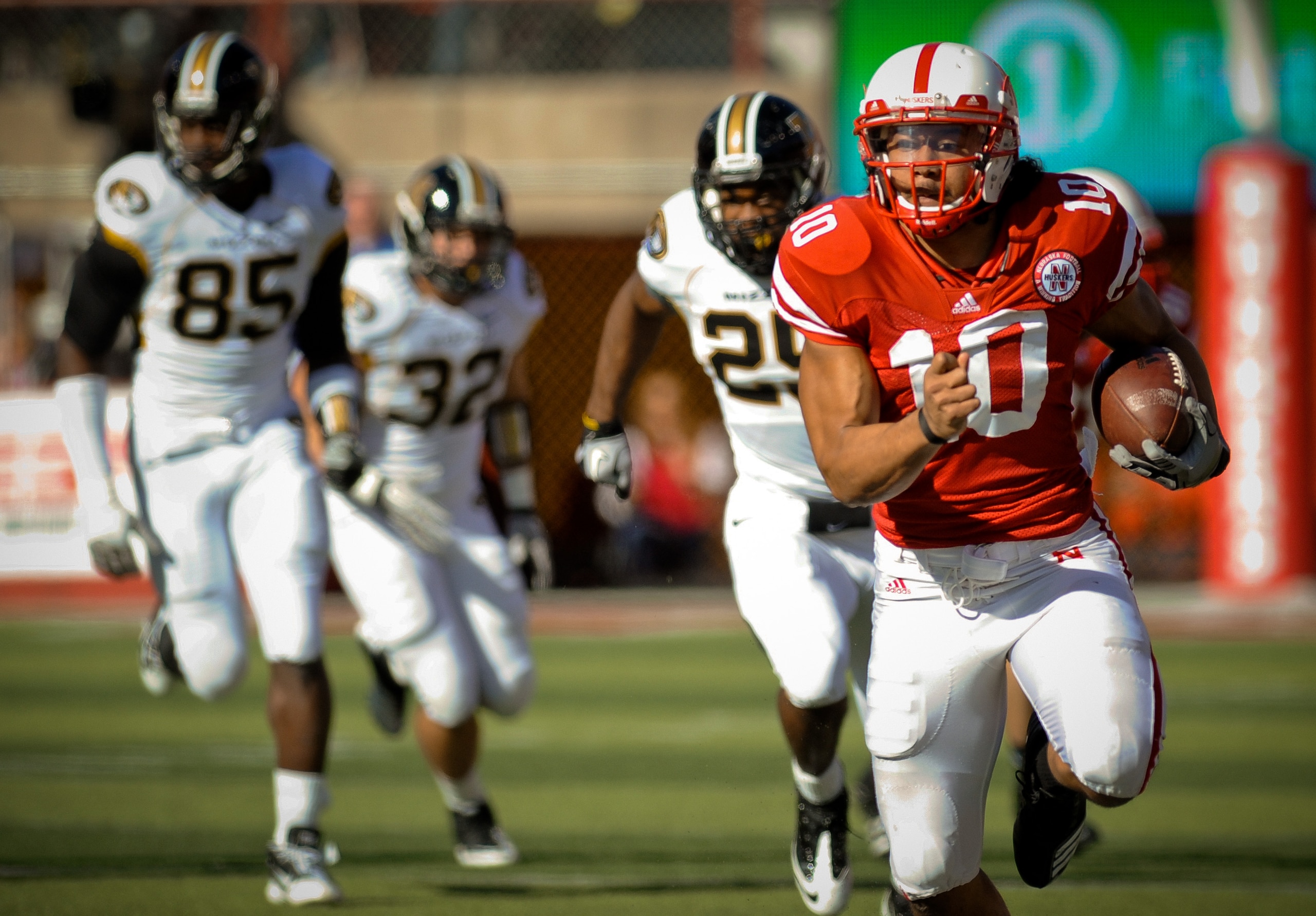 LINCOLN, NE - OCTOBER 30: Running back Roy Helu Jr. #10 of the Nebraska Cornhuskers break a long run against the Missouri Tigers during second half action of their game at Memorial Stadium on October 30, 2010 in Lincoln, Nebraska. Nebraska Defeated Missou