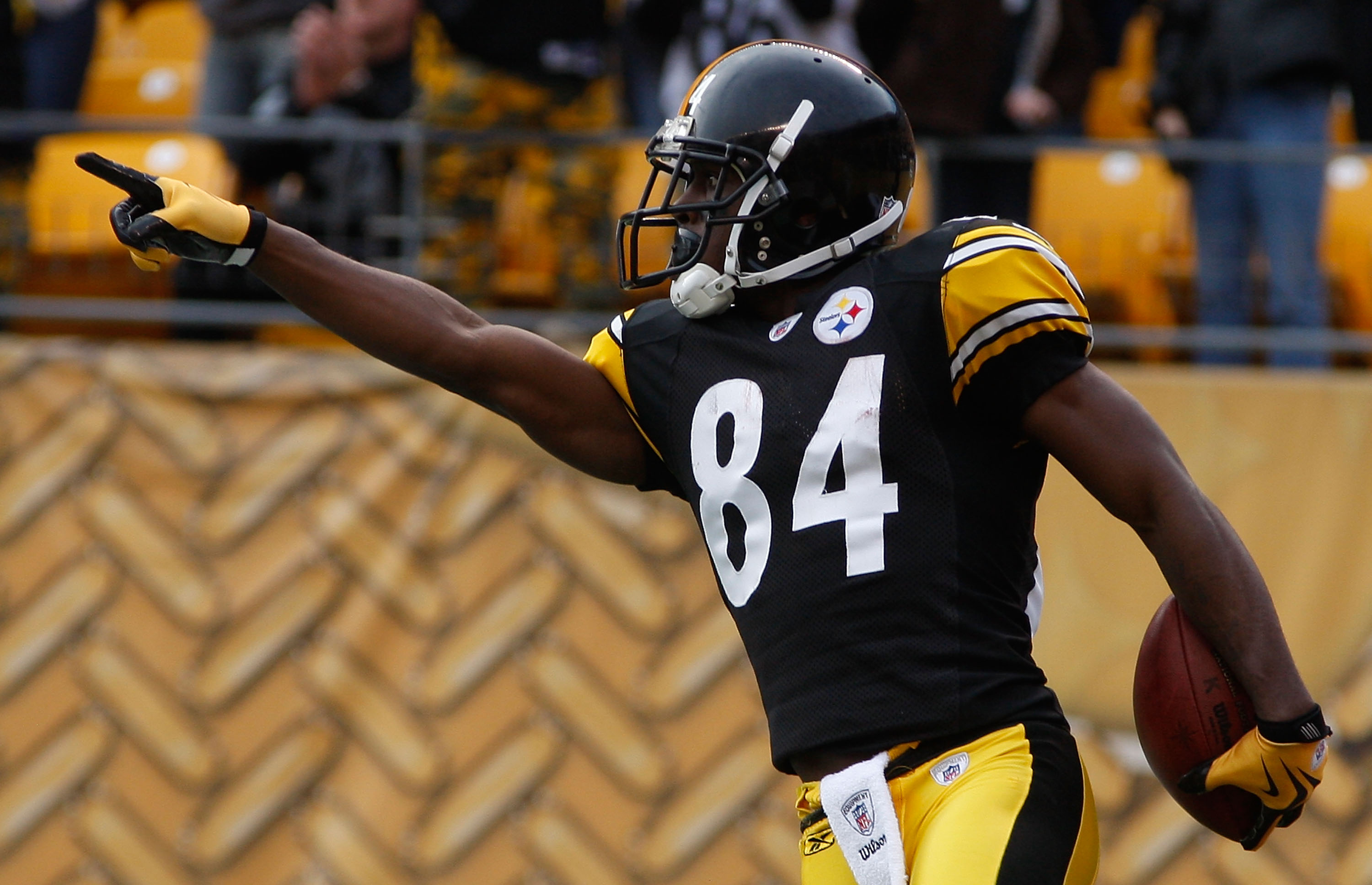 Antonio Brown's #84 Steelers Number Given To Undrafted Tight End