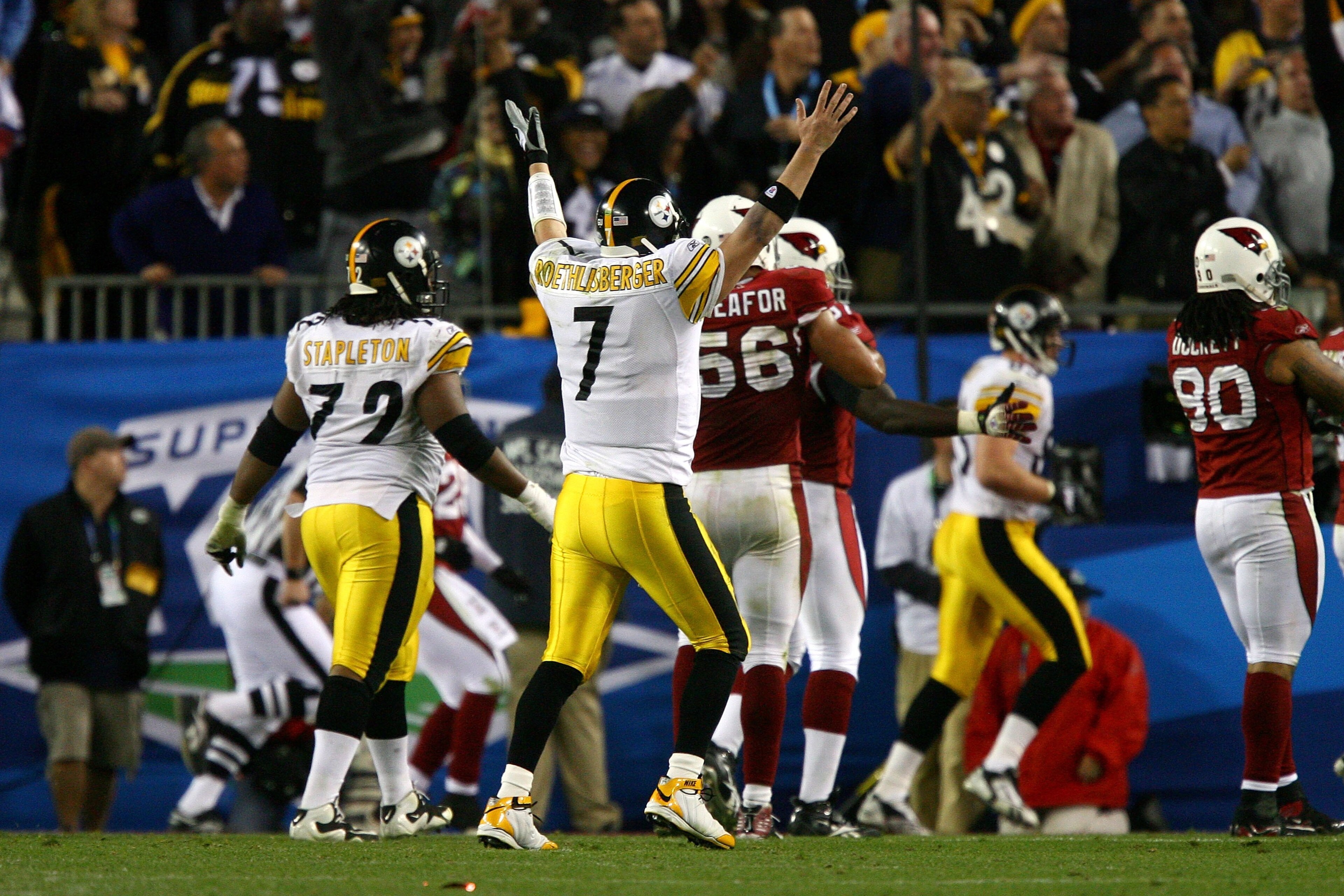 TAMPA, FL - FEBRUARY 01:  Ben Roethlisberger #7 of the Pittsburgh Steelers celebrates after he threw a 6-yard touchdown pass to Santonio Holmes #10 in the fourth quarter against the Arizona Cardinals during Super Bowl XLIII on February 1, 2009 at Raymond