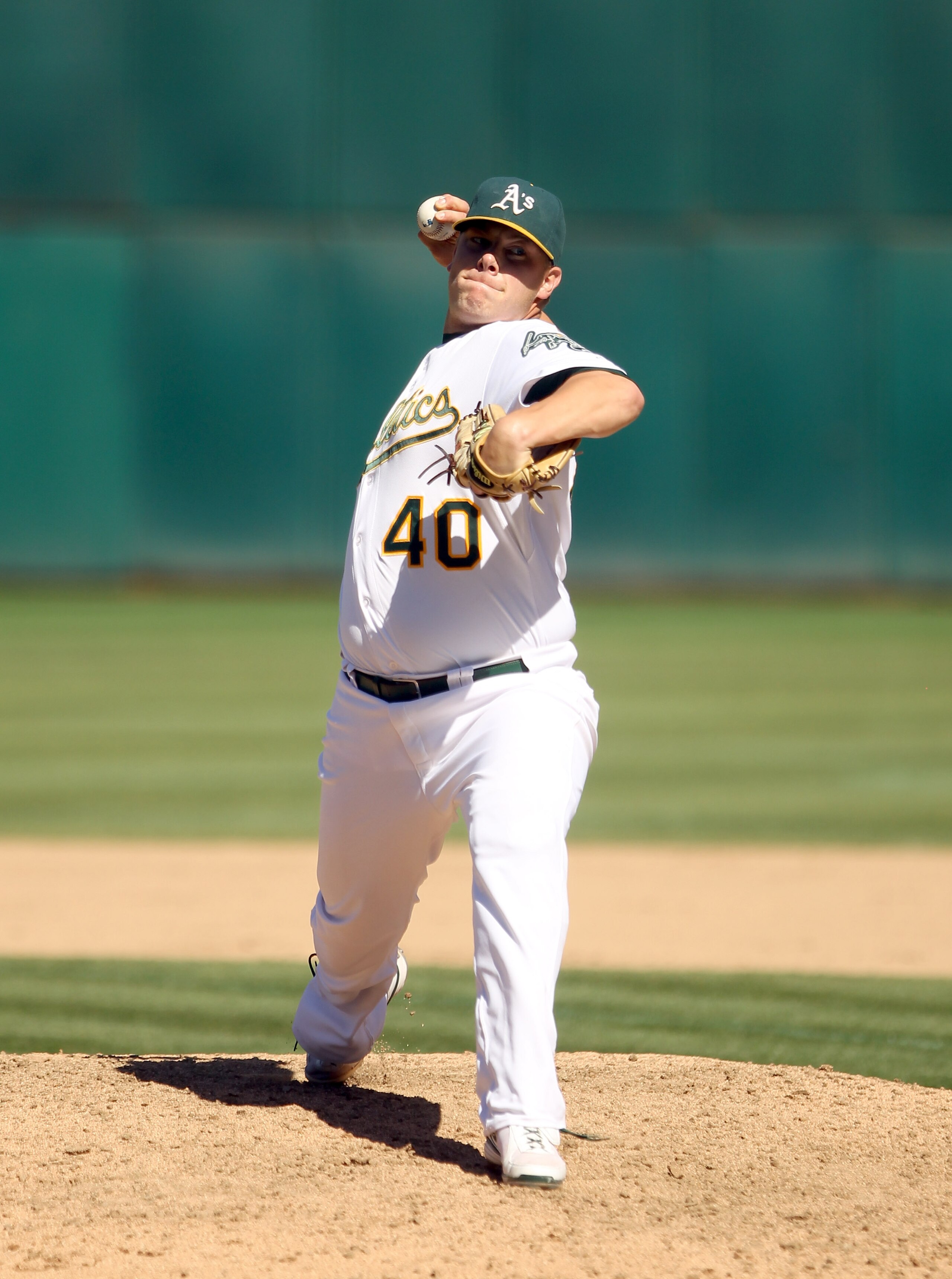 OAKLAND, CA - SEPTEMBER 06:  Andrew Bailey #40 of the Oakland Athletics pitches against the Seattle Mariners at the Oakland-Alameda County Coliseum on September 6, 2010 in Oakland, California.  (Photo by Ezra Shaw/Getty Images)